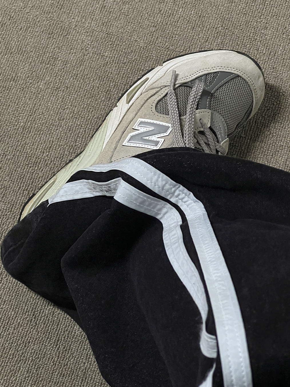 New Balance 991 Made in UK Grey 착용 스타일 - 3