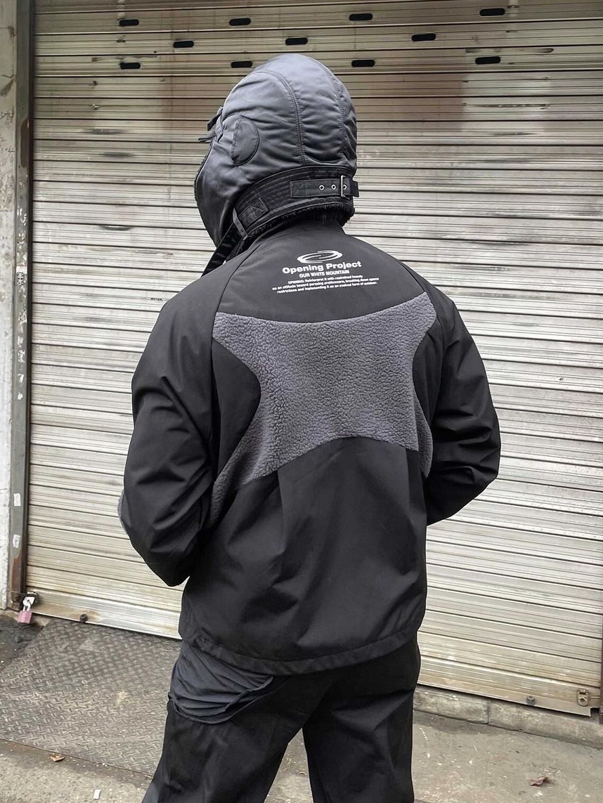 Opening Project Paneled Fleece Jacket Black 착용 스타일 - 2