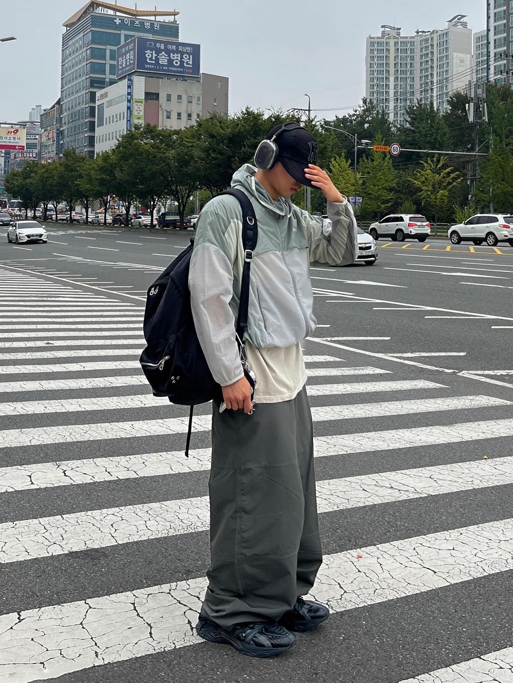 Art of Field Mix Packable Jacket Beige Green 착용 스타일 - 4