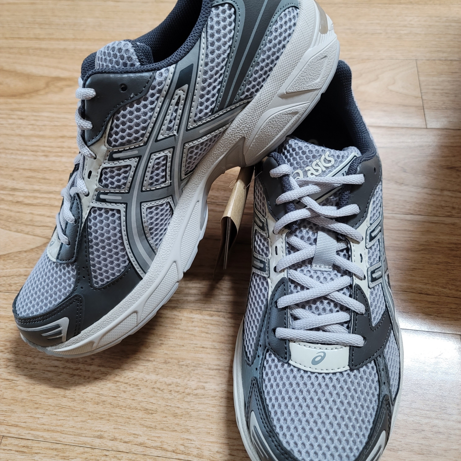 Asics Gel-1130 Oyster Grey Clay Grey 착용 스타일 - 2
