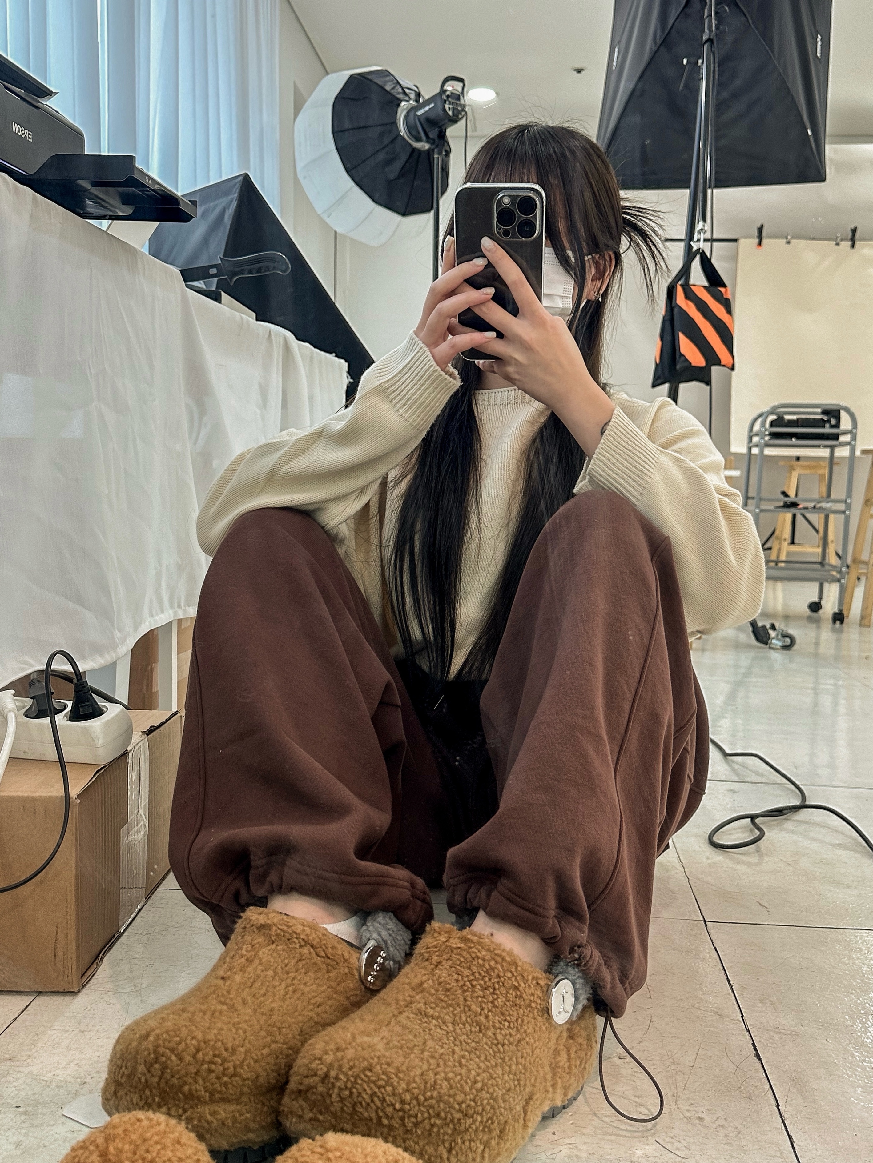 Crocs x Lil Nas X Mega Crush Clog Black Brown 착용 스타일 - 2
