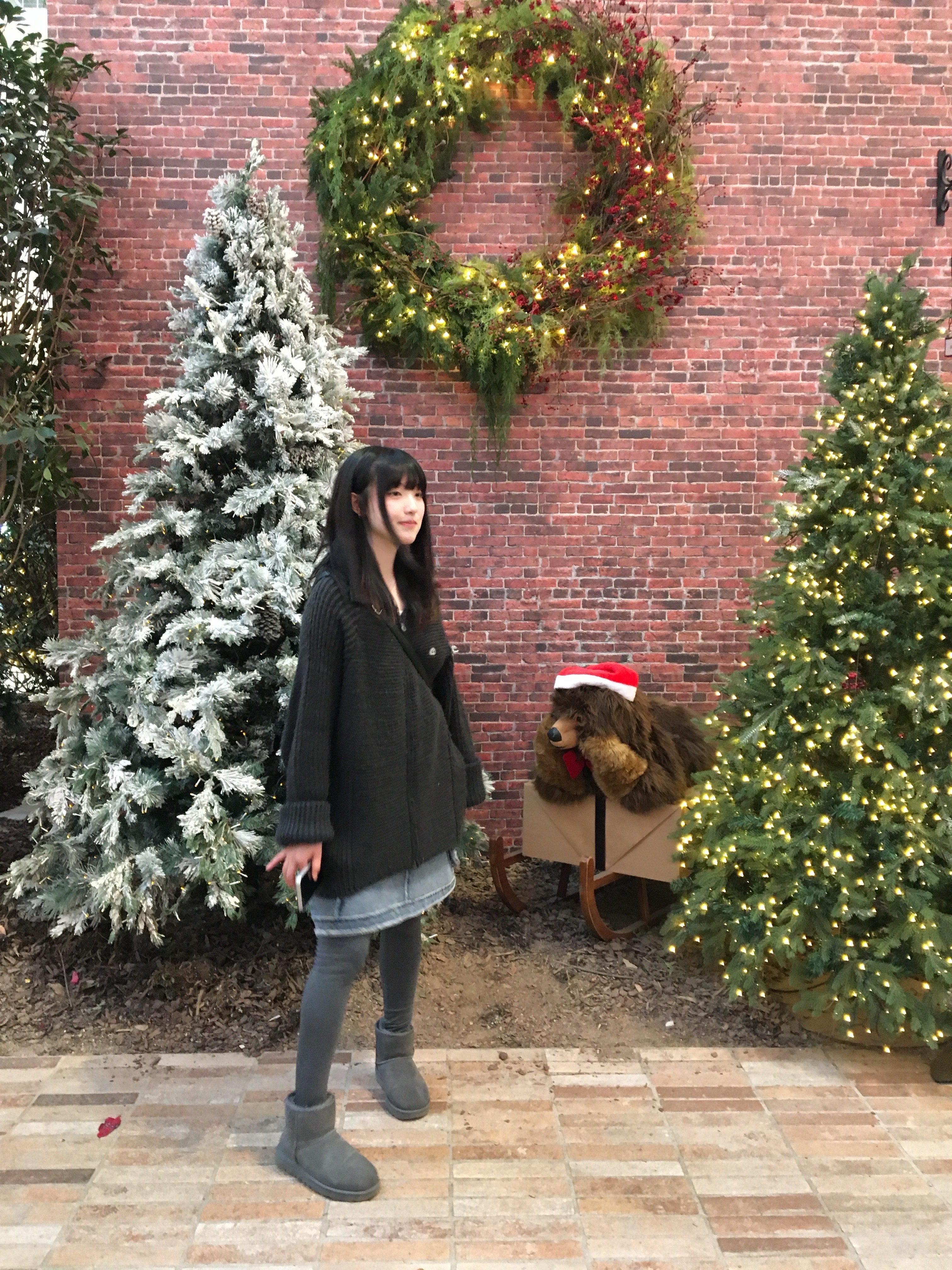 (W) UGG Classic Mini II Boots Grey 착용 스타일 - 1