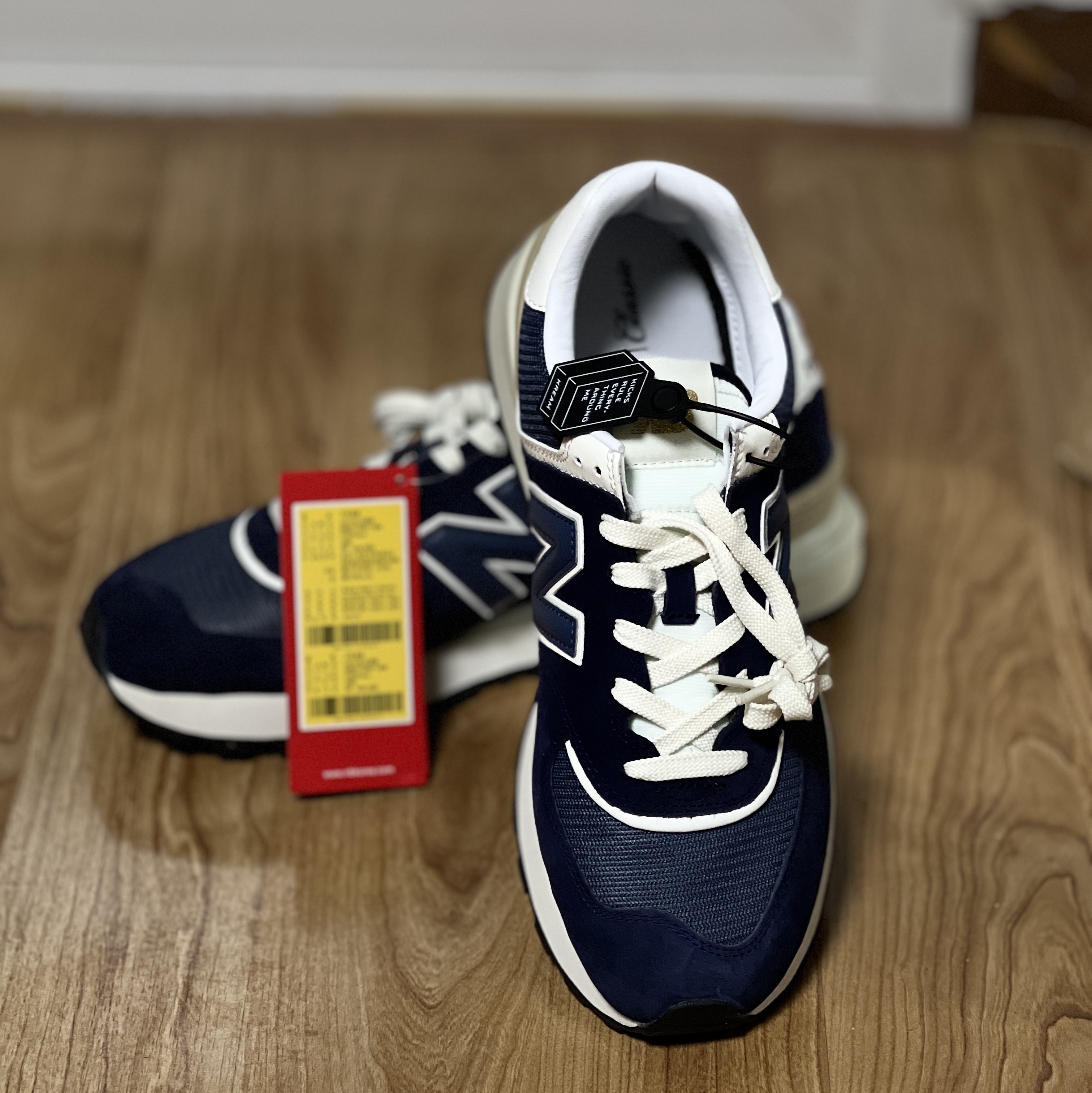 New Balance 574 Legacy Navy 착용 스타일