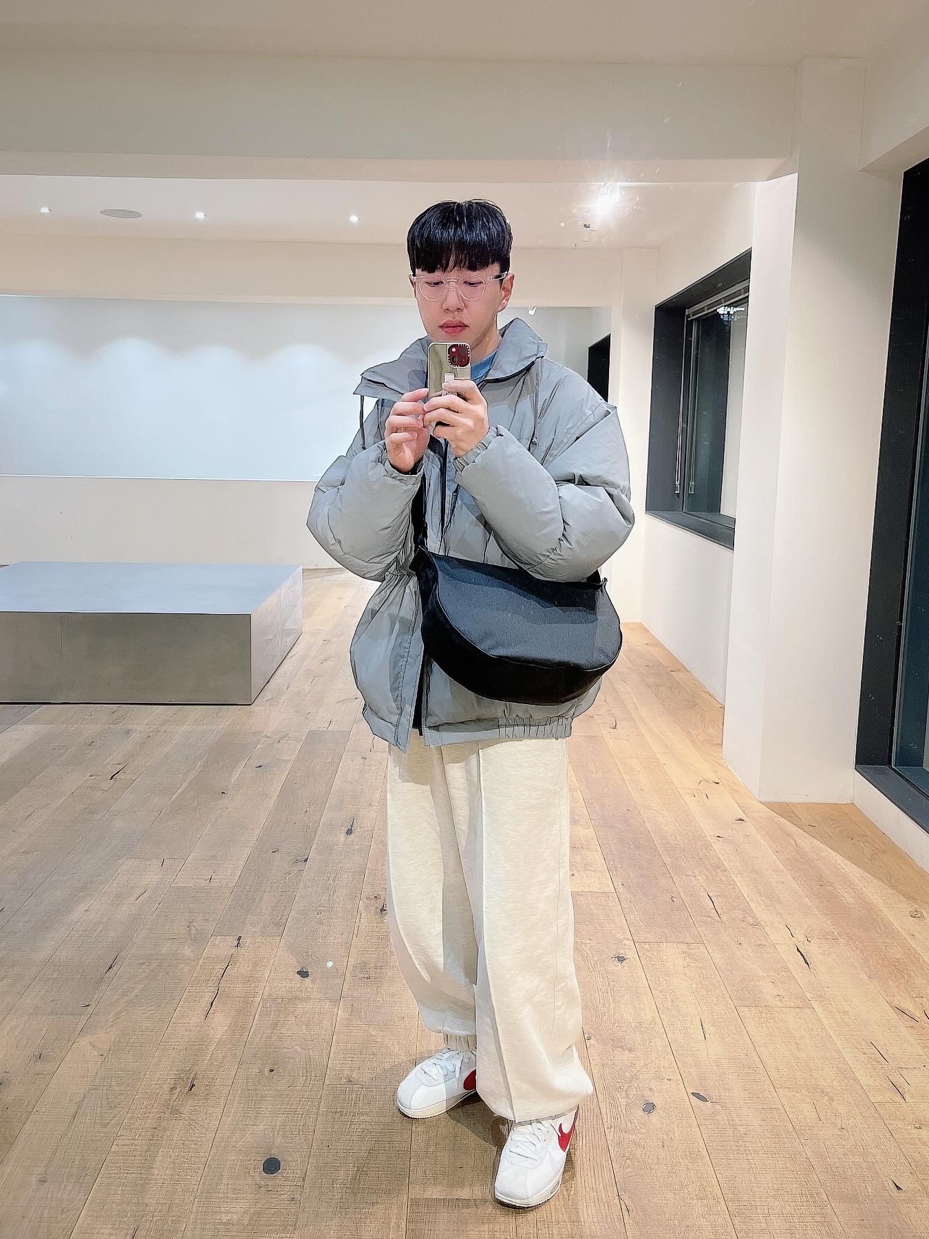 Gentle Monster x Maison Margiela MM009S Clear Black Gradient, Nike x Sacai Zoom Cortez SP White and University Red 착용 스타일 - 1