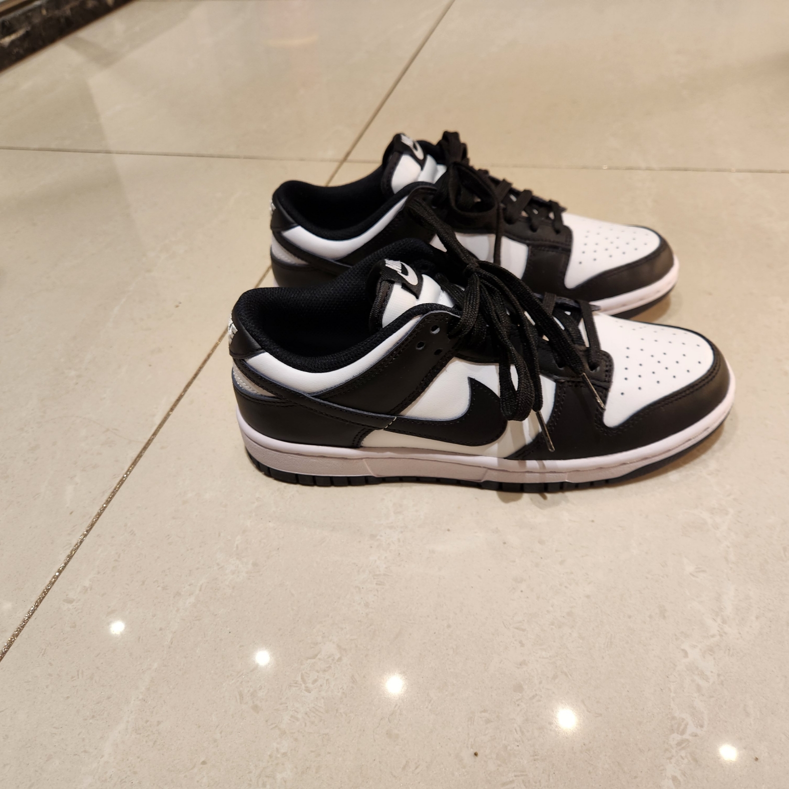 (W) Nike Dunk Low Black 착용 스타일