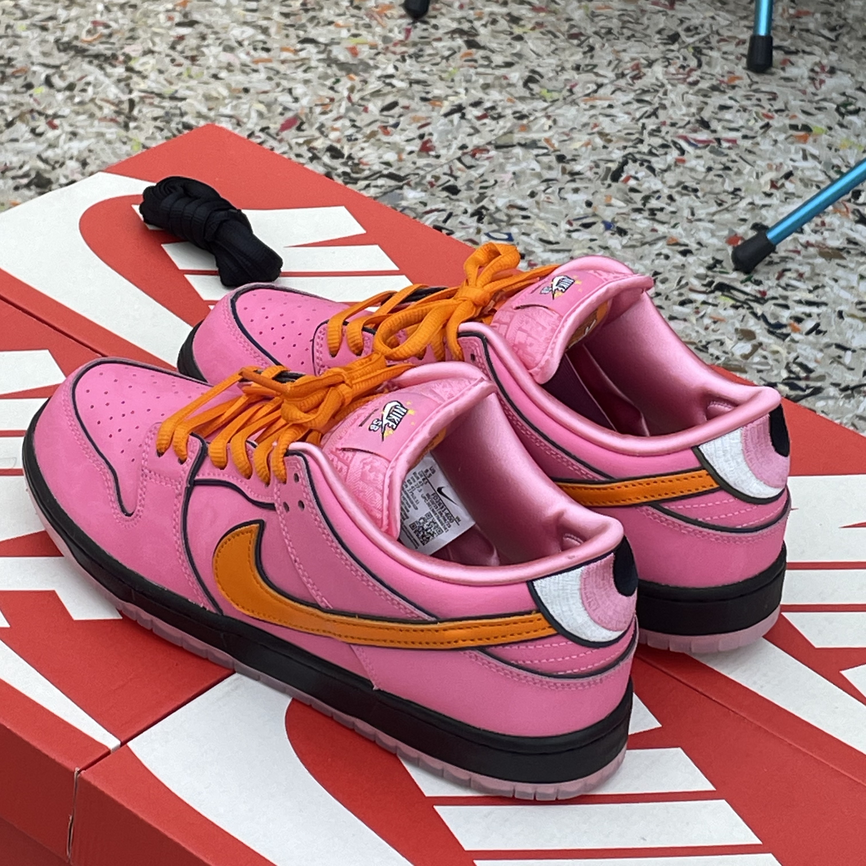 Nike x The Powerpuff Girls SB Dunk Low Pro QS Blossom 착용 스타일 - 1