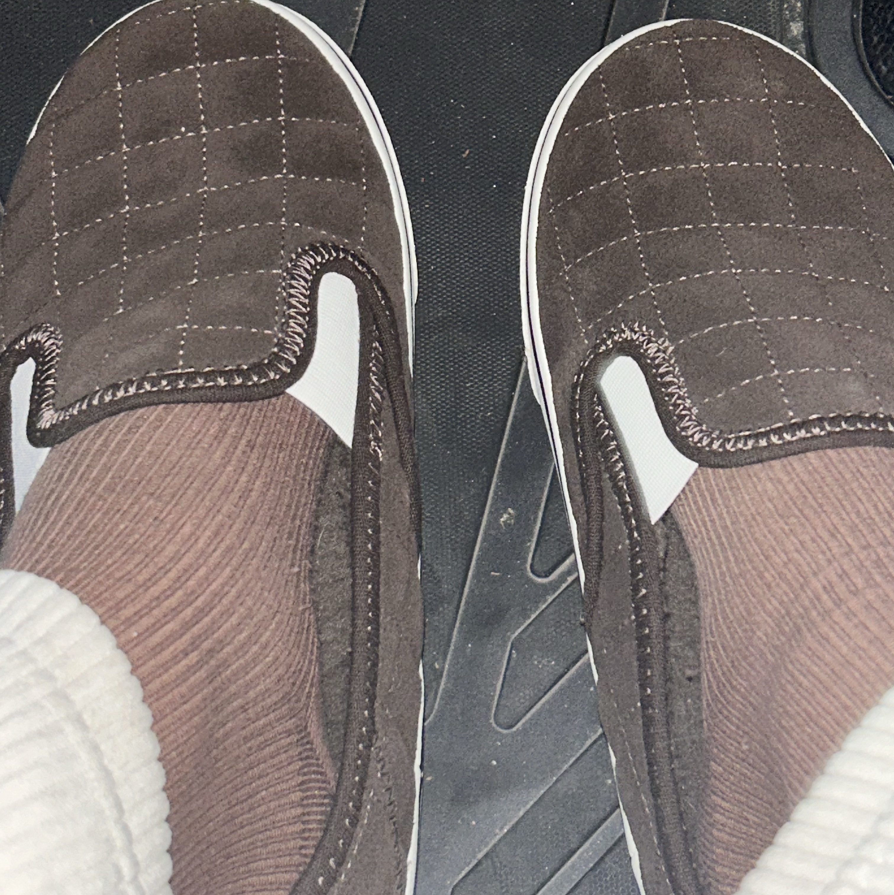 Vans Slip-er 2 Sherpa Demitasse 착용 스타일