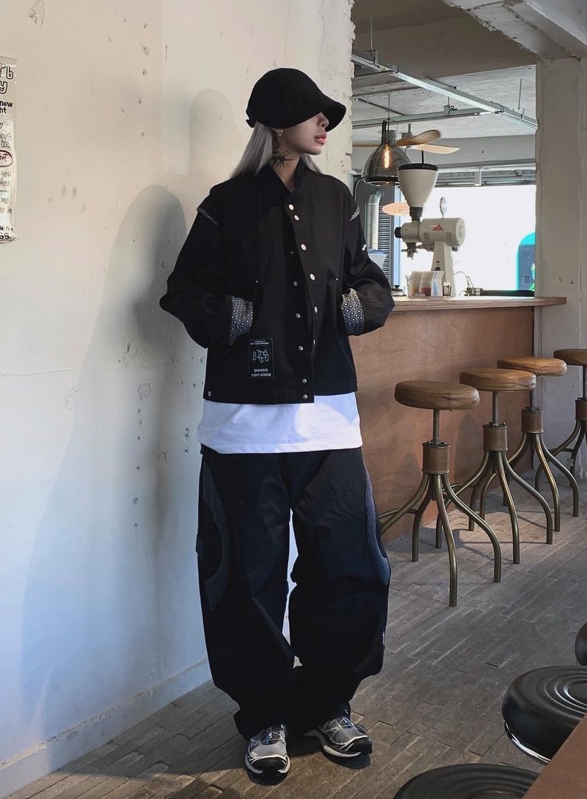 Opening Project Paneled Fleece Pants Black 착용 스타일 - 1