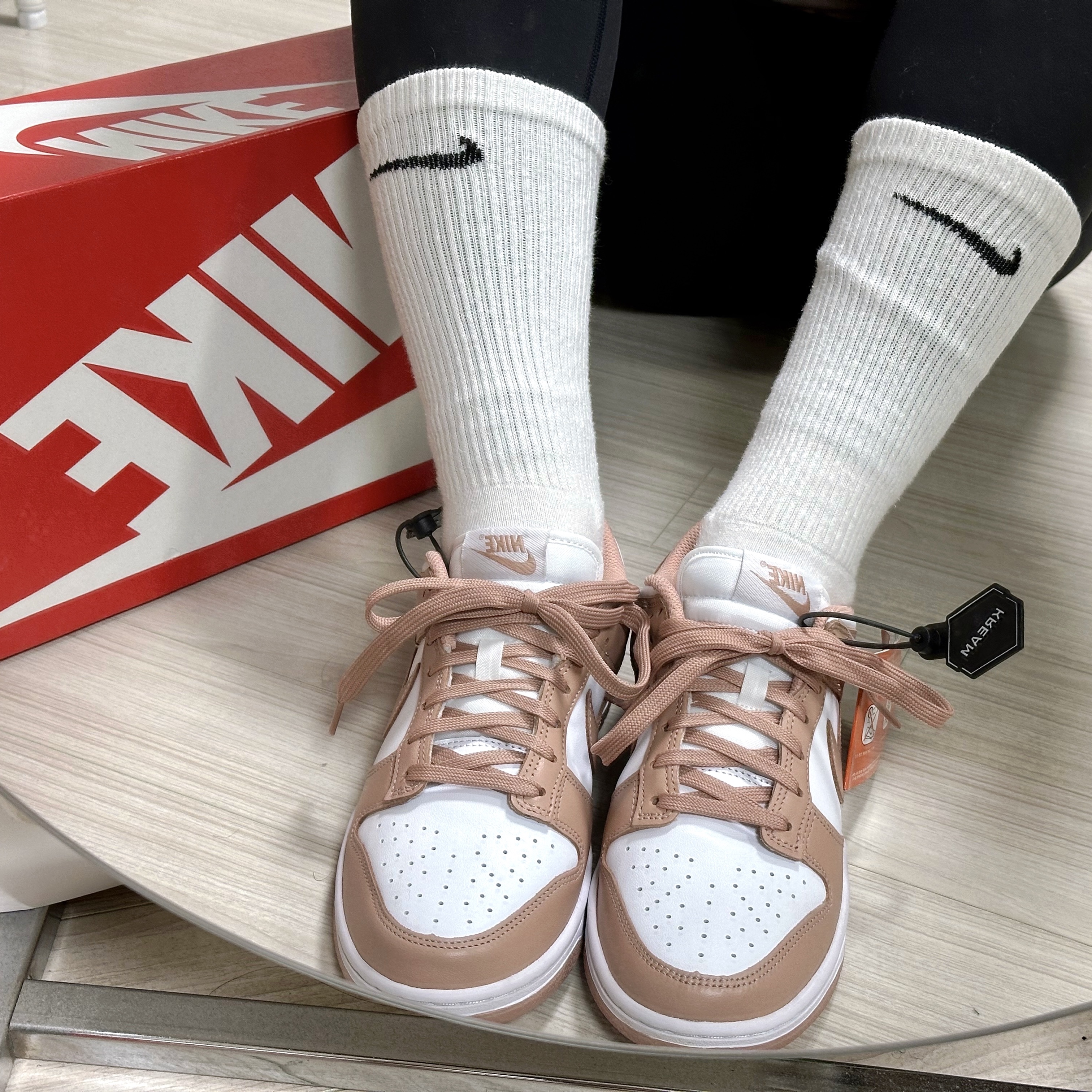 (W) Nike Dunk Low Rose Whisper 착용 스타일