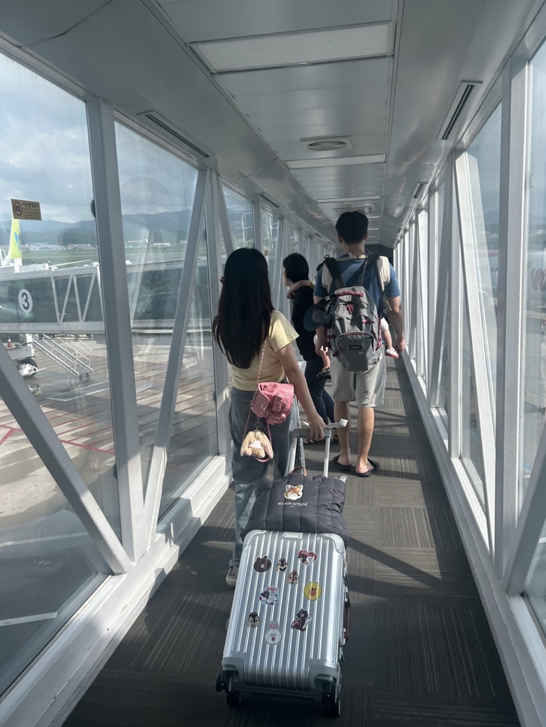 Rimowa Original Cabin Aluminium Suitcase Silver 착용 스타일 - 1