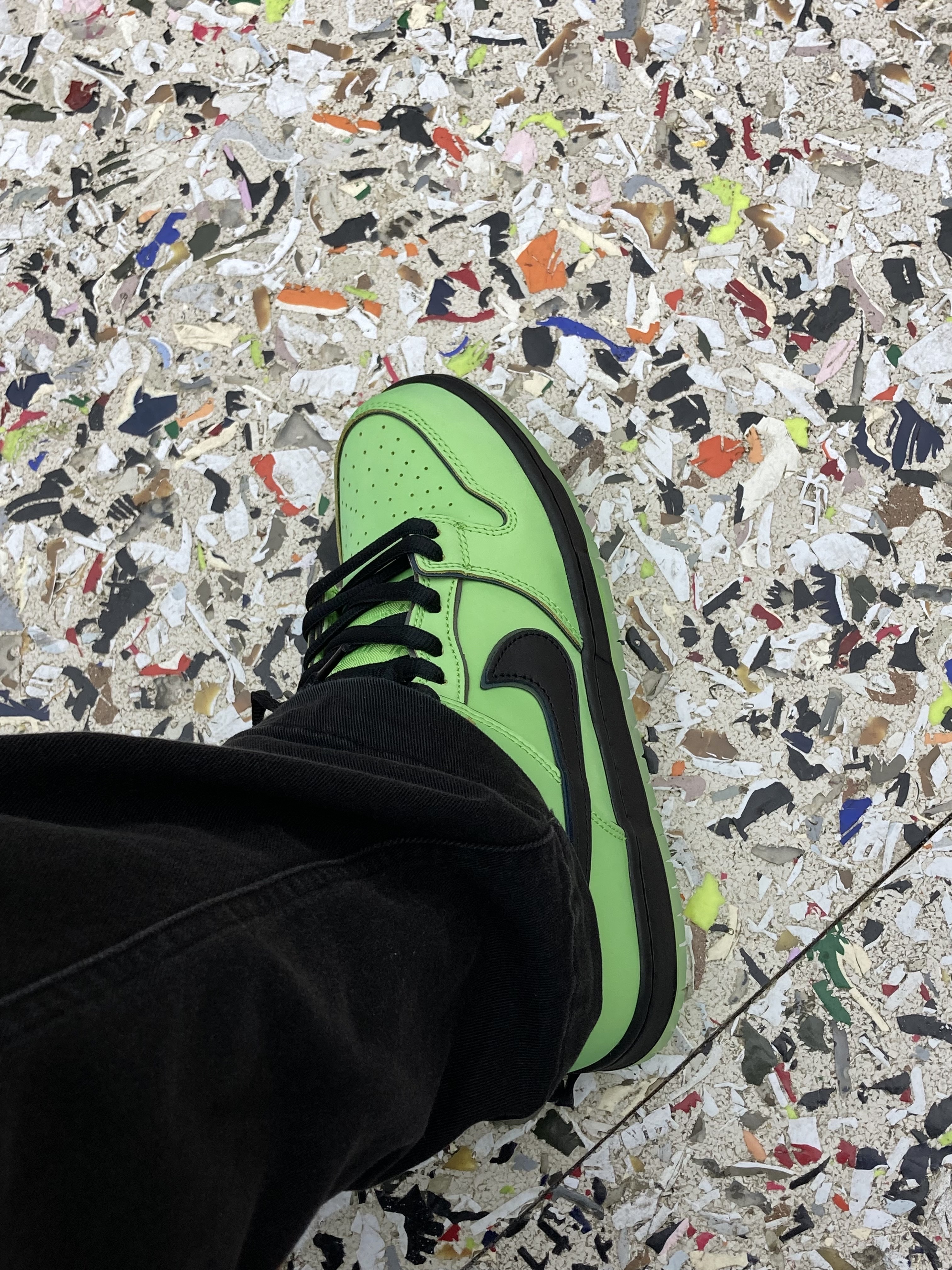 Nike x The Powerpuff Girls SB Dunk Low Pro QS Buttercup 착용 스타일 - 2