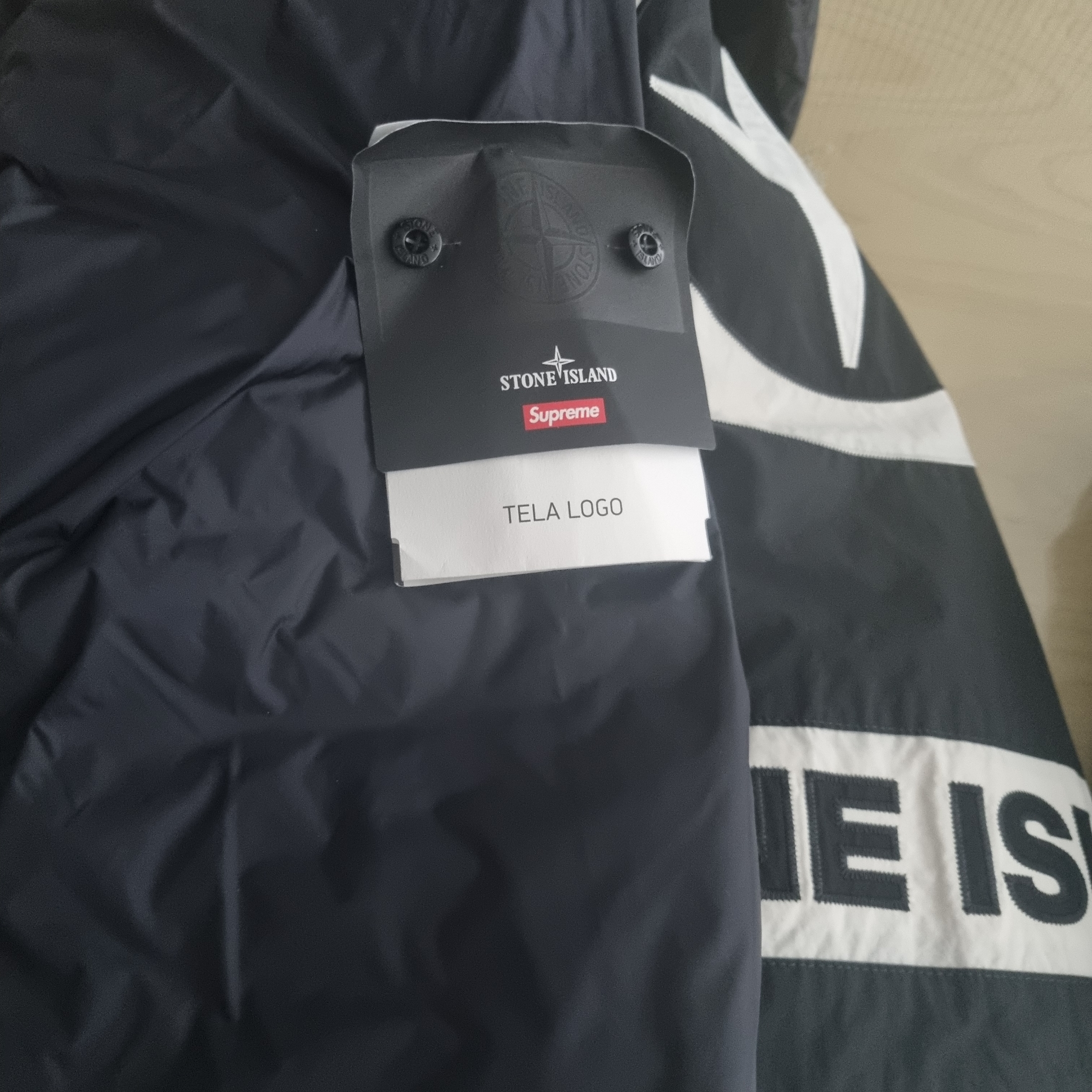 Supreme x Stone Island Reversible Down Puffer Jacket Black - 23FW 착용 스타일