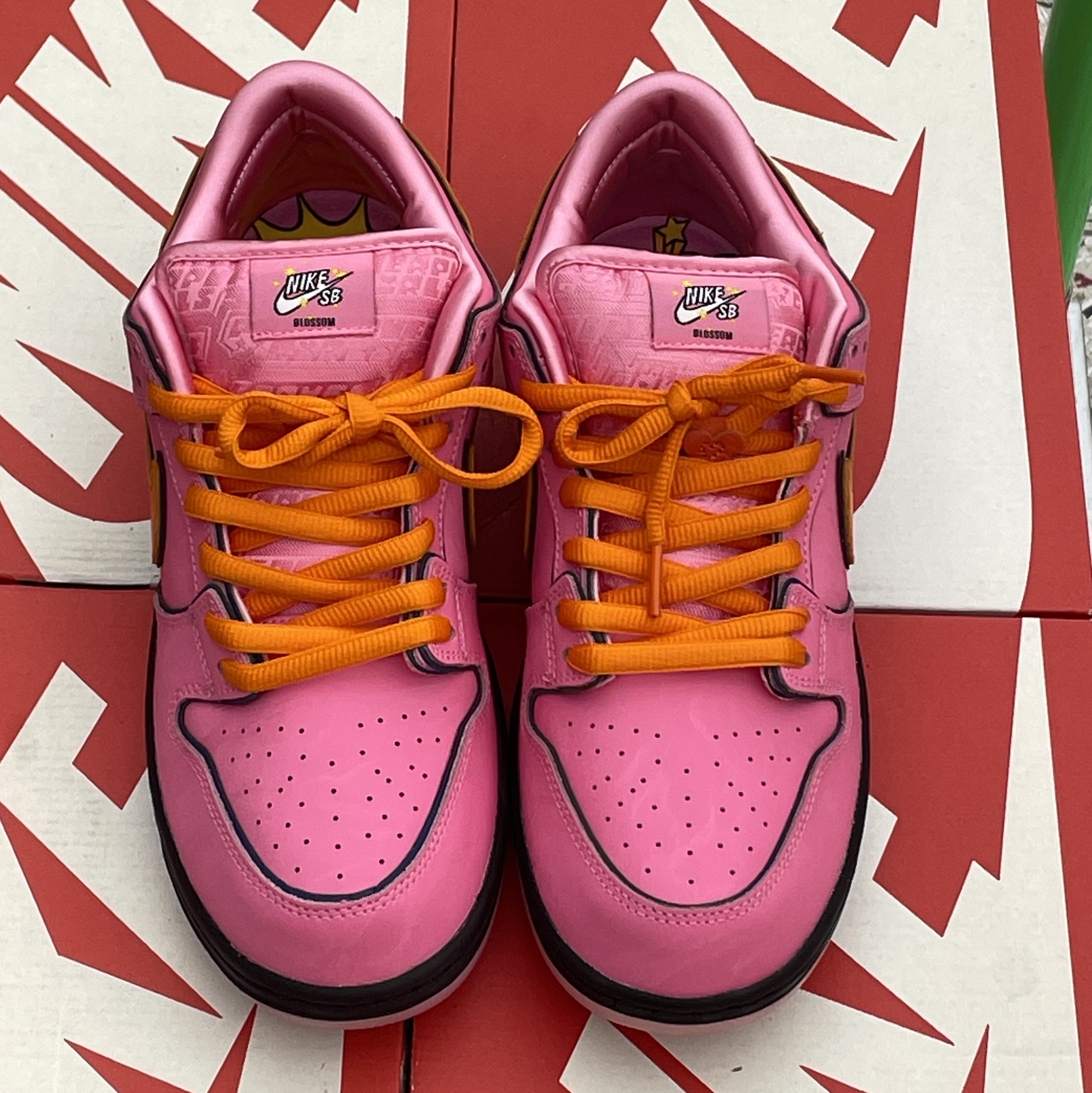 Nike x The Powerpuff Girls SB Dunk Low Pro QS Blossom 착용 스타일 - 2