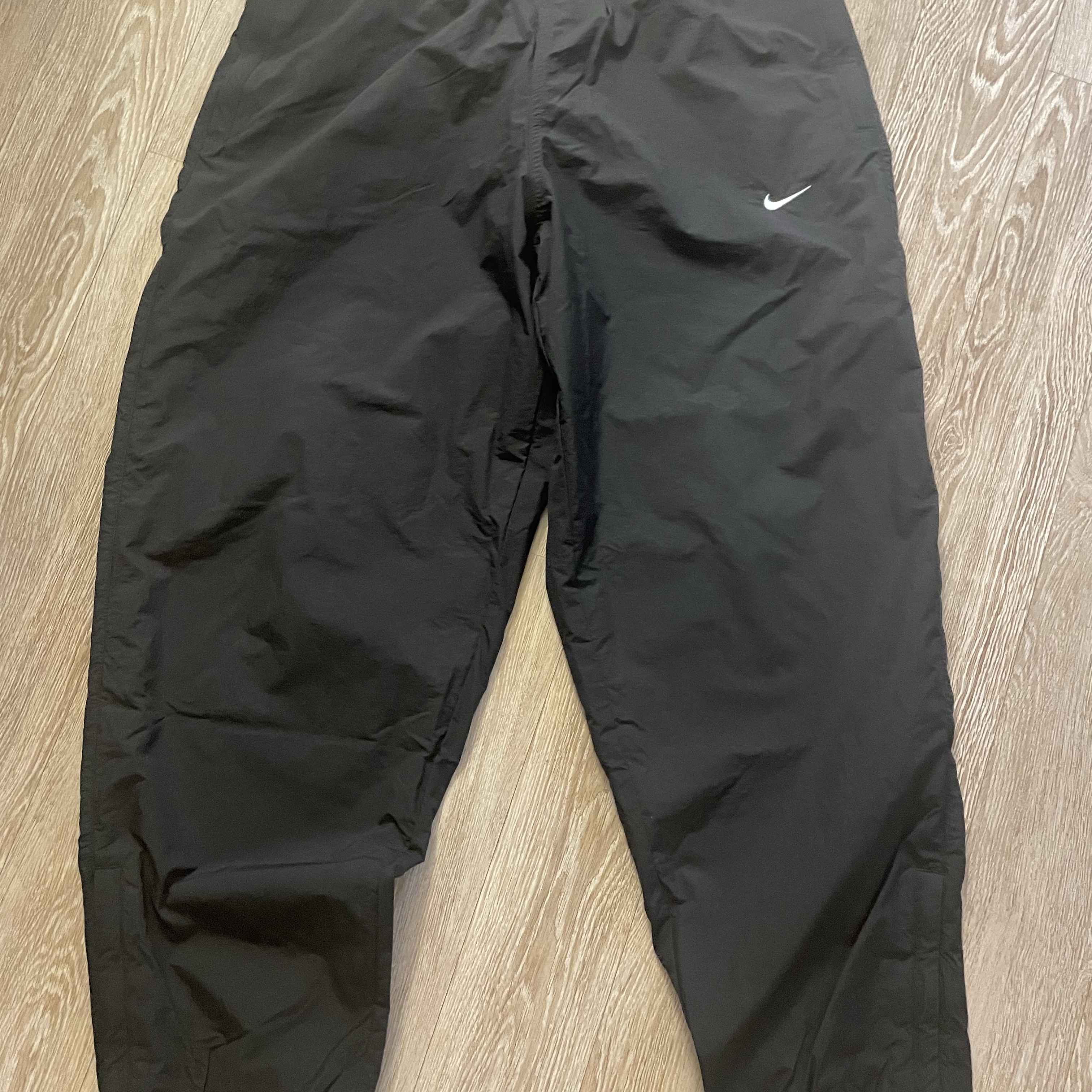 Nike NRG Solo Swoosh Woven Track Pants Black White - Asia 착용 스타일