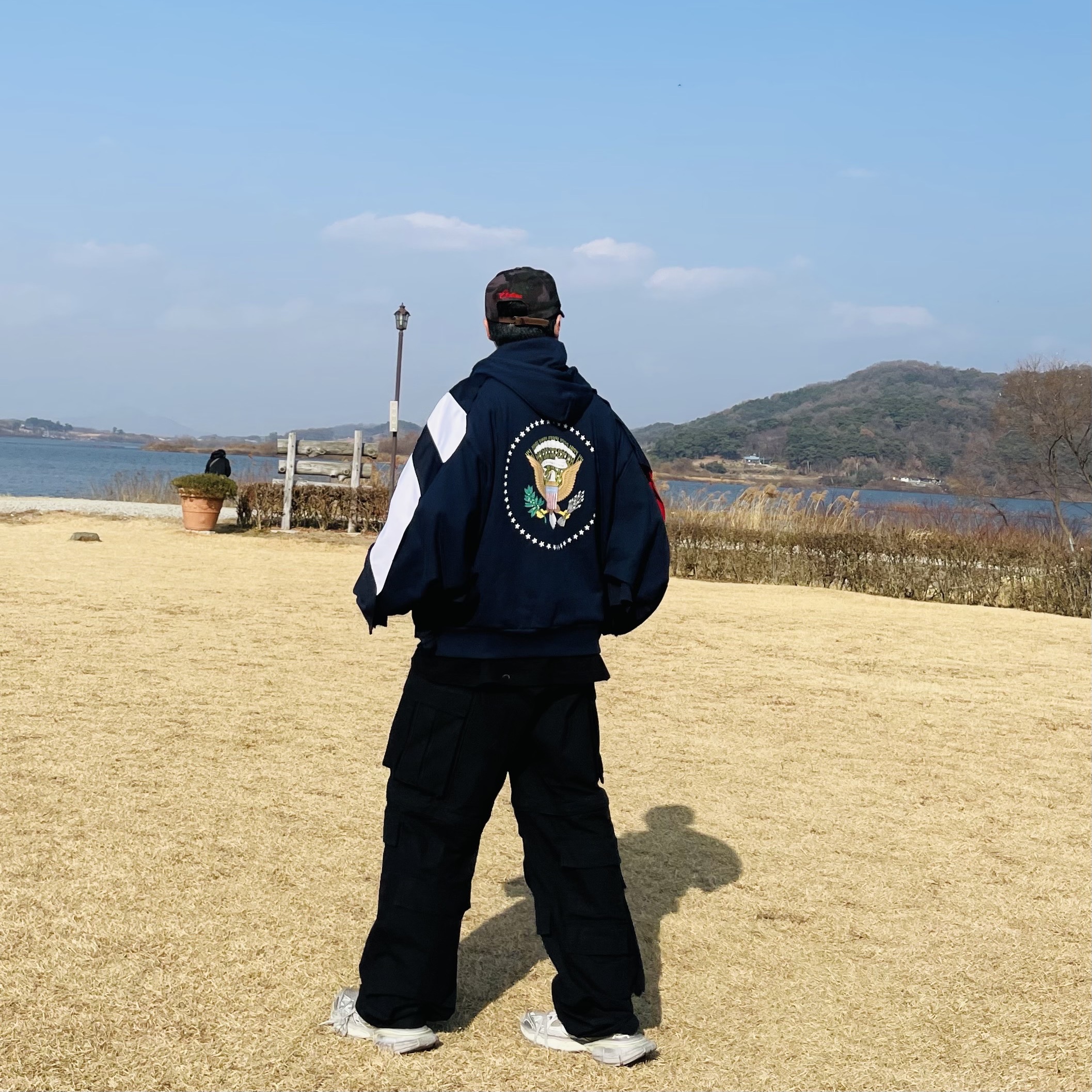 Project G/R Hybrid Hooded Track Jacket Navy, Balenciaga 3XL Sneakers Light Beige 착용 스타일 - 3