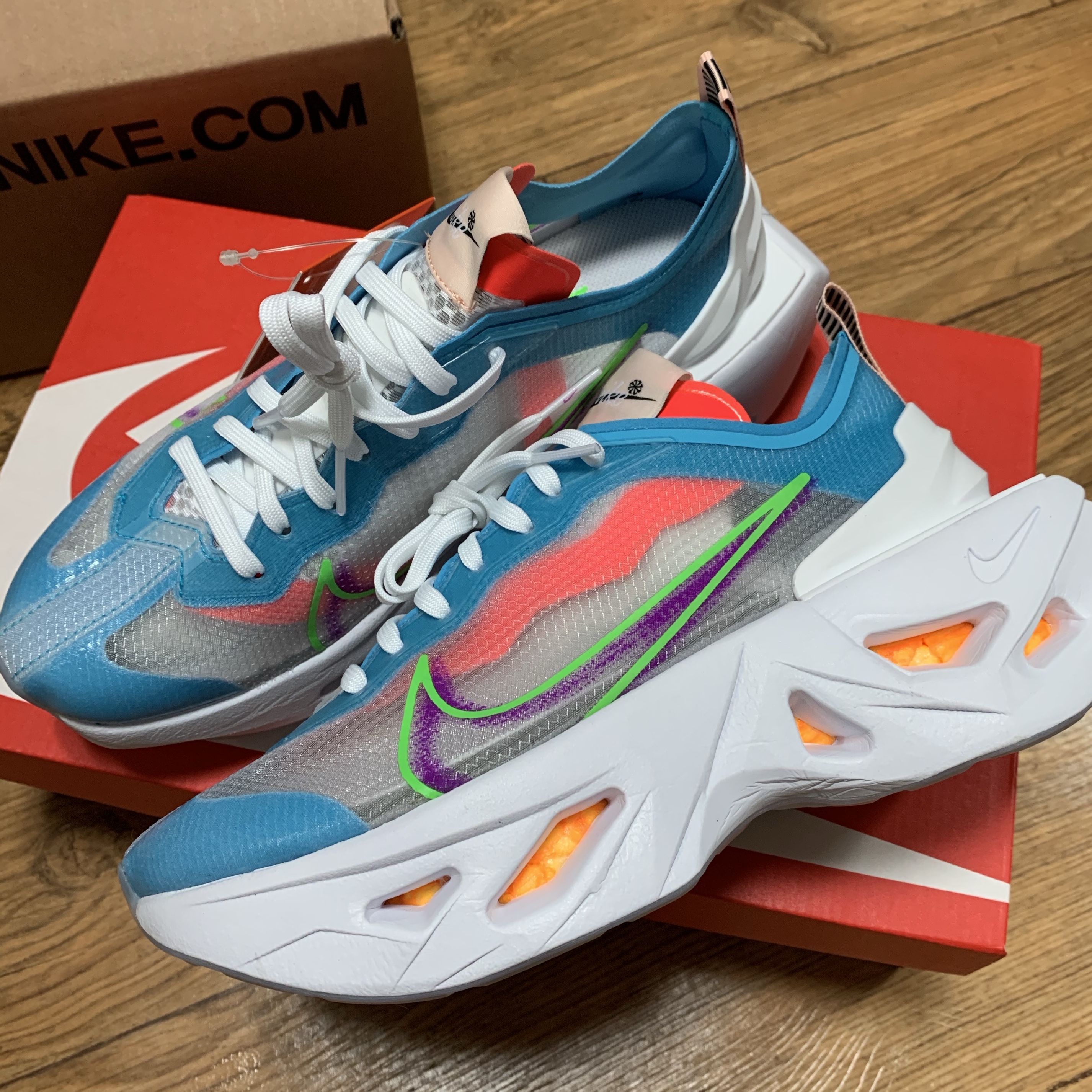 (W) Nike ZoomX Vista Grind White Multi 착용 스타일 - 1