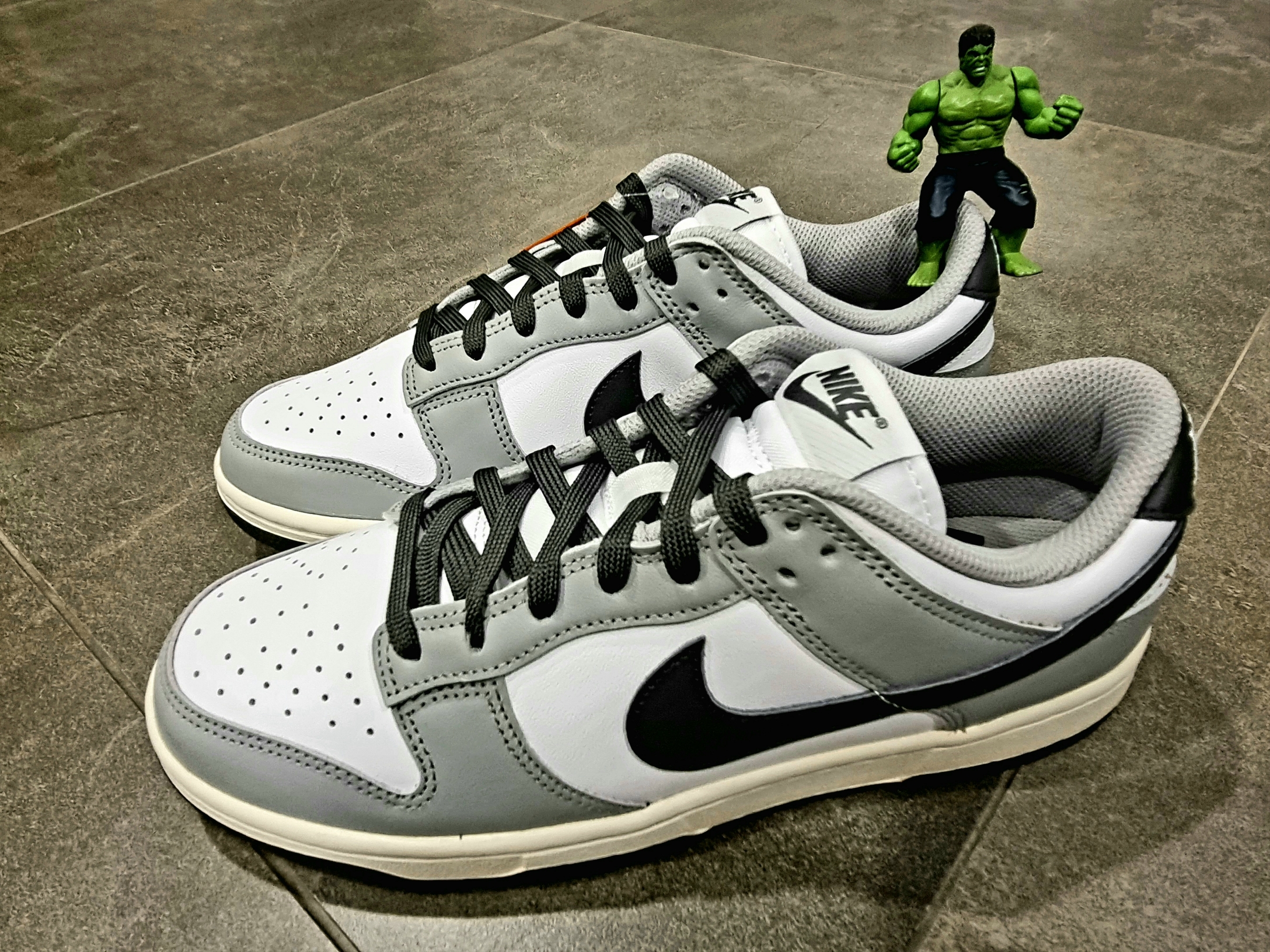 (W) Nike Dunk Low Light Smoke Grey 착용 스타일 - 1