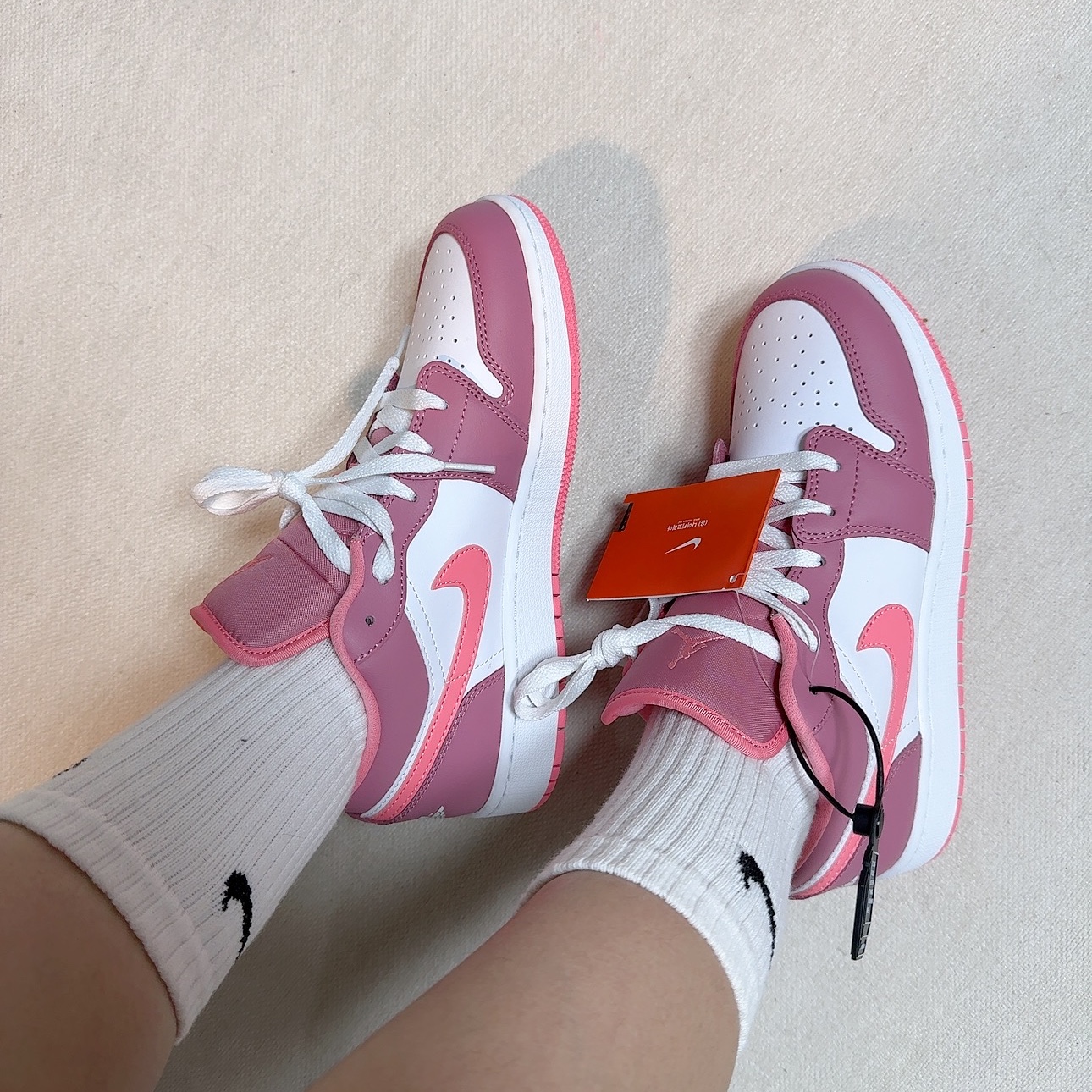 (GS) Jordan 1 Low Desert Berry 착용 스타일 - 2