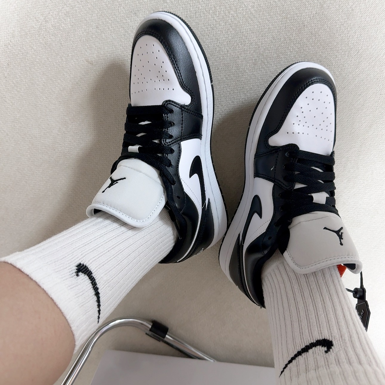 (W) Jordan 1 Low Black and White 착용 스타일 - 2