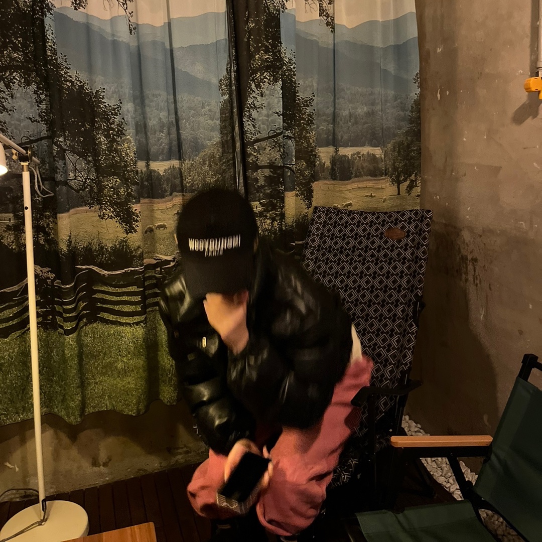 (W) Hunter Original Tall Gloss Rain Boots Black, Wooyoungmi Embroidered Ball Cap Black 착용 스타일 - 3