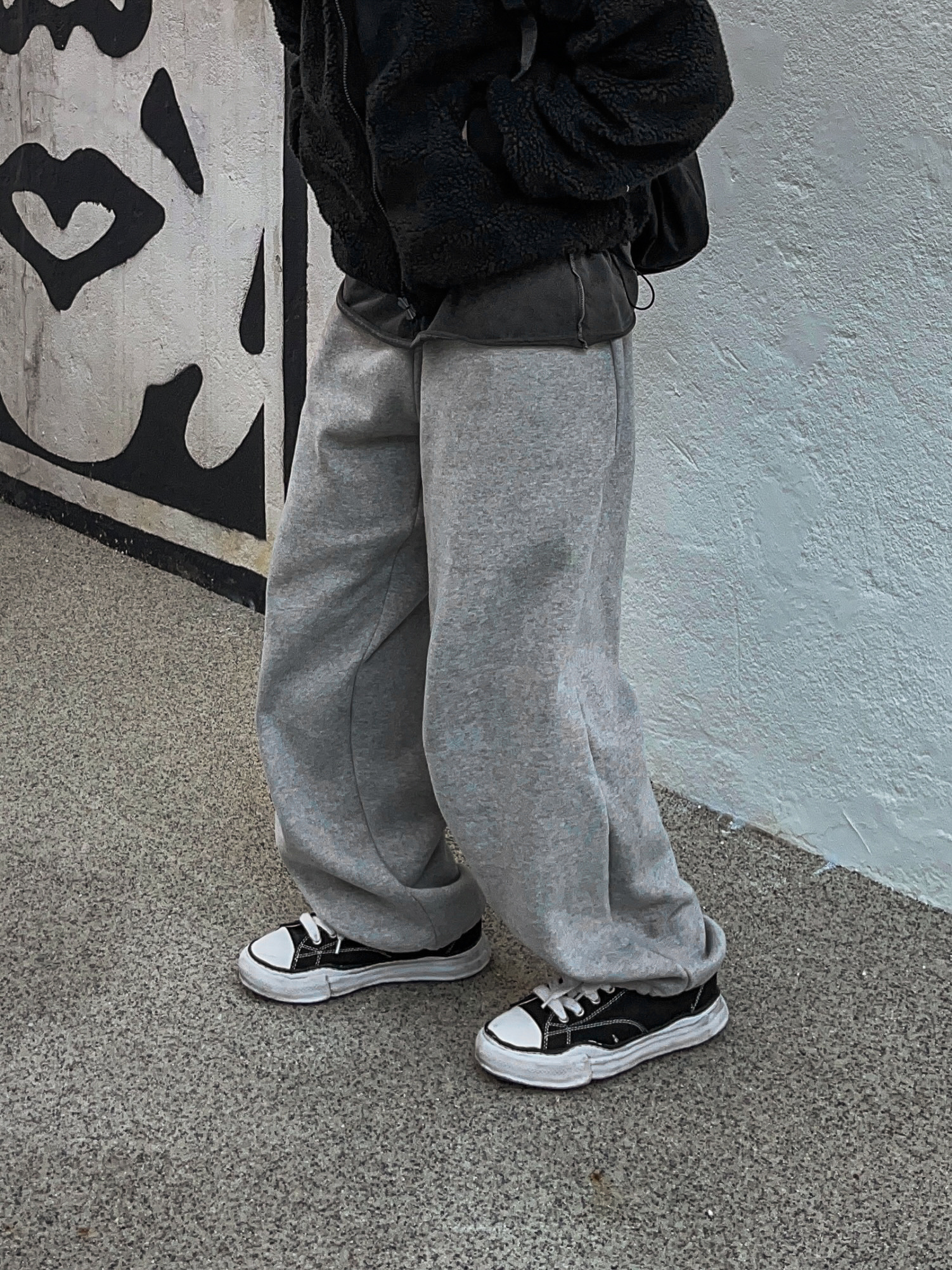 Maison Mihara Yasuhiro Peterson OG Sole Canvas Low Sneakers Black 착용 스타일 - 3