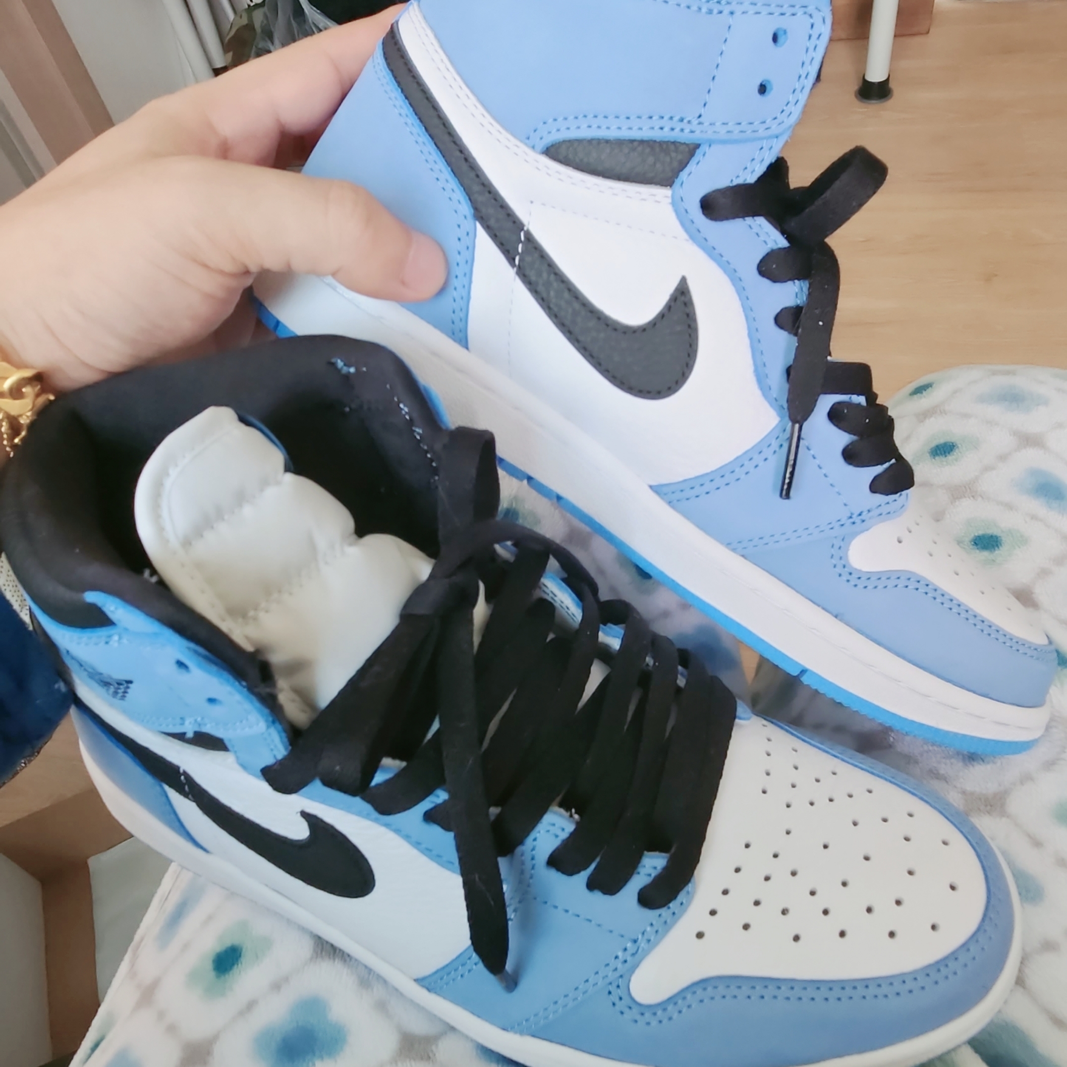 Jordan 1 Retro High OG University Blue 착용 스타일