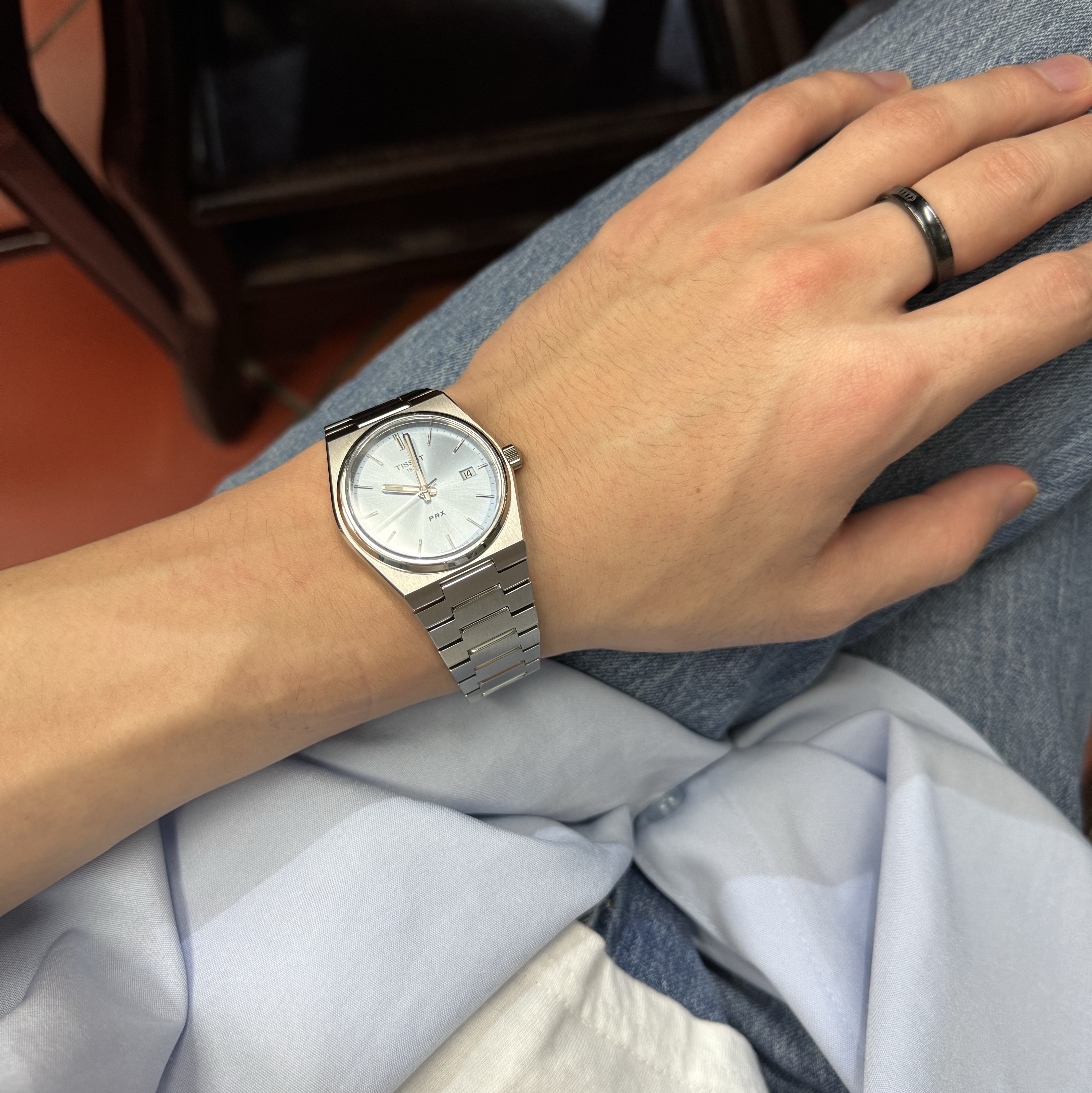 Tissot PRX 35mm Quartz Steel Light Blue 착용 스타일 - 1