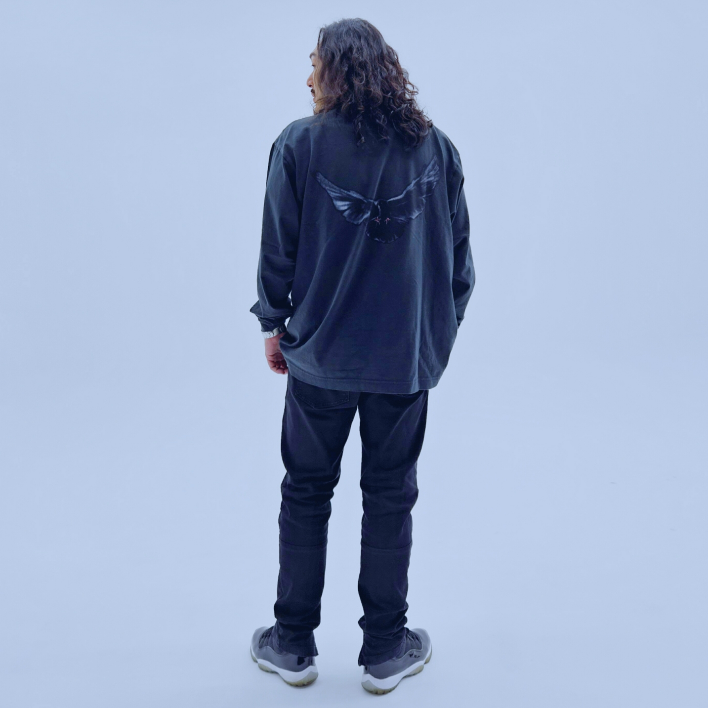 Yeezy Gap Engineered By Balenciaga Dove Long Sleeve T-Shirt Black, Jordan 11 Retro Space Jam 2016 착용 스타일 - 2