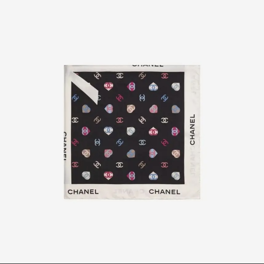 (W) Chanel Square Scarf Silk Twill & Ecru Black 착용 스타일 - 1