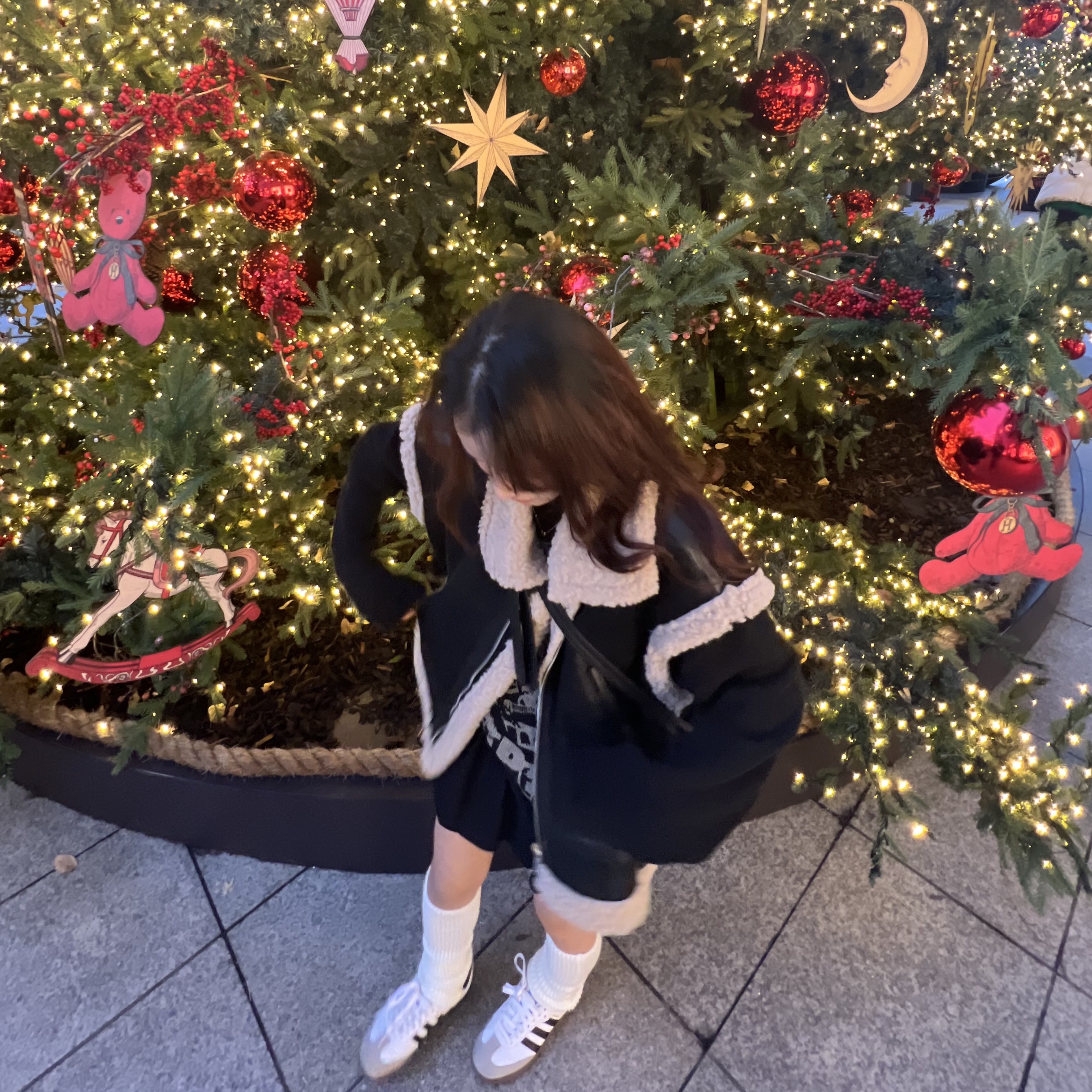 Adidas Samba Vegan White Black, Jellycat Bashful Bunny Bag Charm Tulip 착용 스타일 - 4