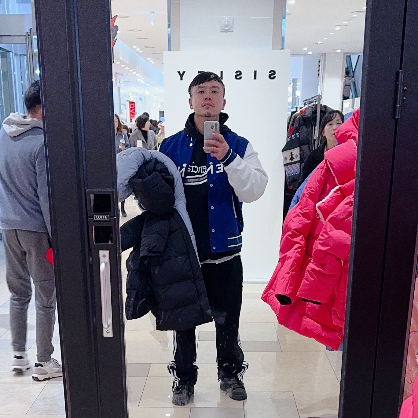 Givenchy Varsity Jacket in Wool and Leather Black White, Balenciaga Political Campaign Hoodie Large Fit Black 착용 스타일