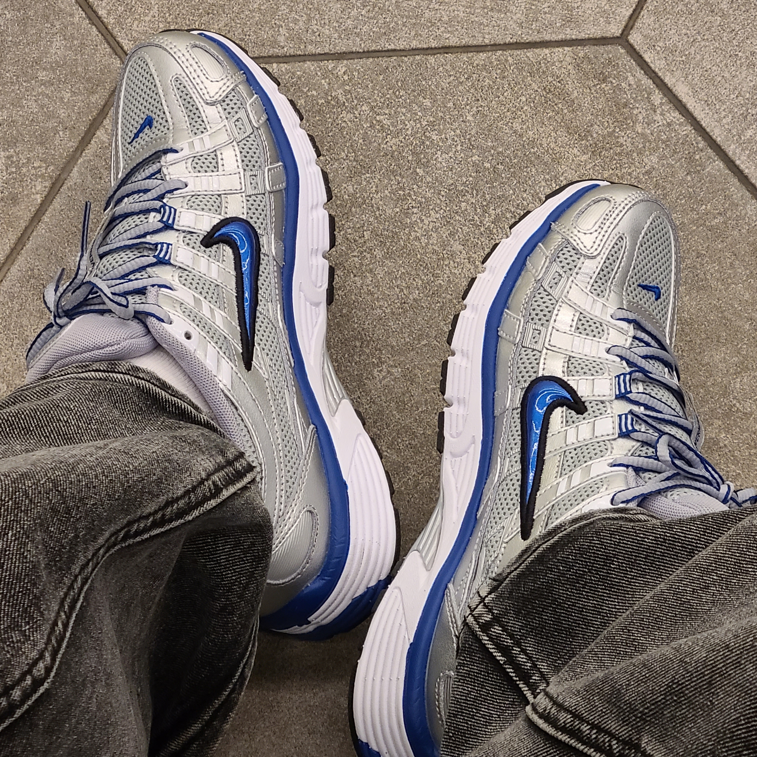 (W) Nike P-6000 Laser Blue 착용 스타일 - 1