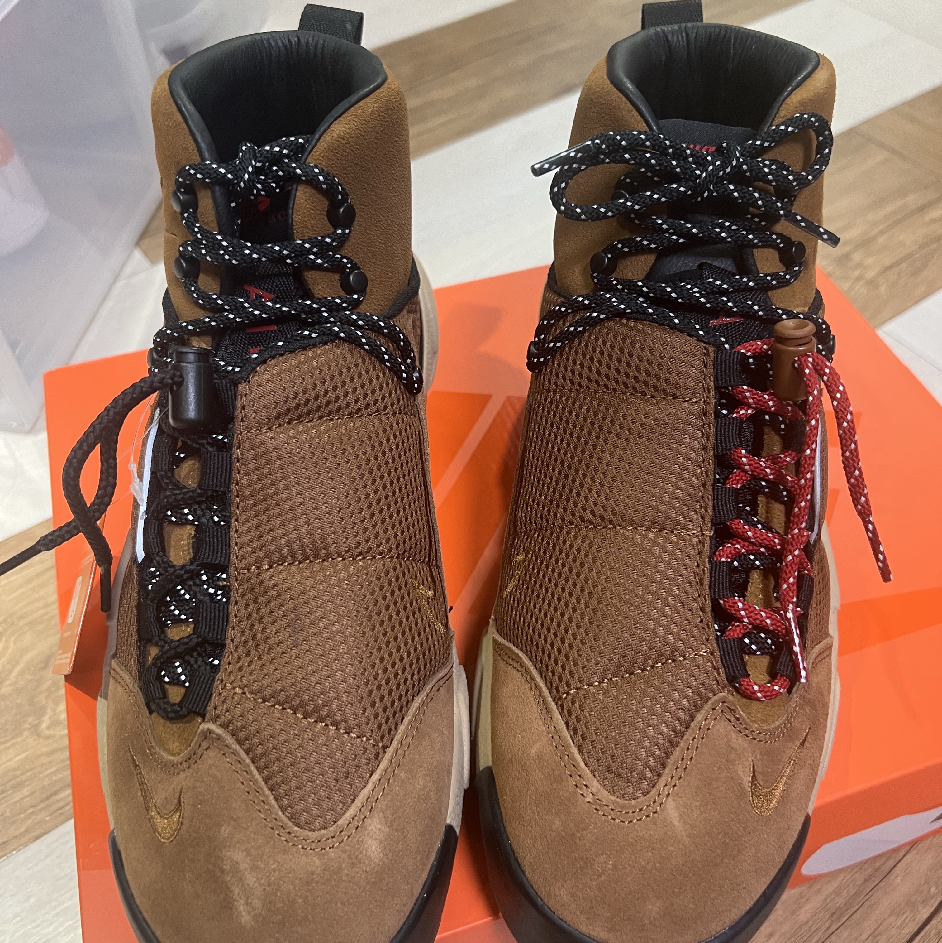 Nike x Sacai Magmascape SP Pecan 착용 스타일 - 2