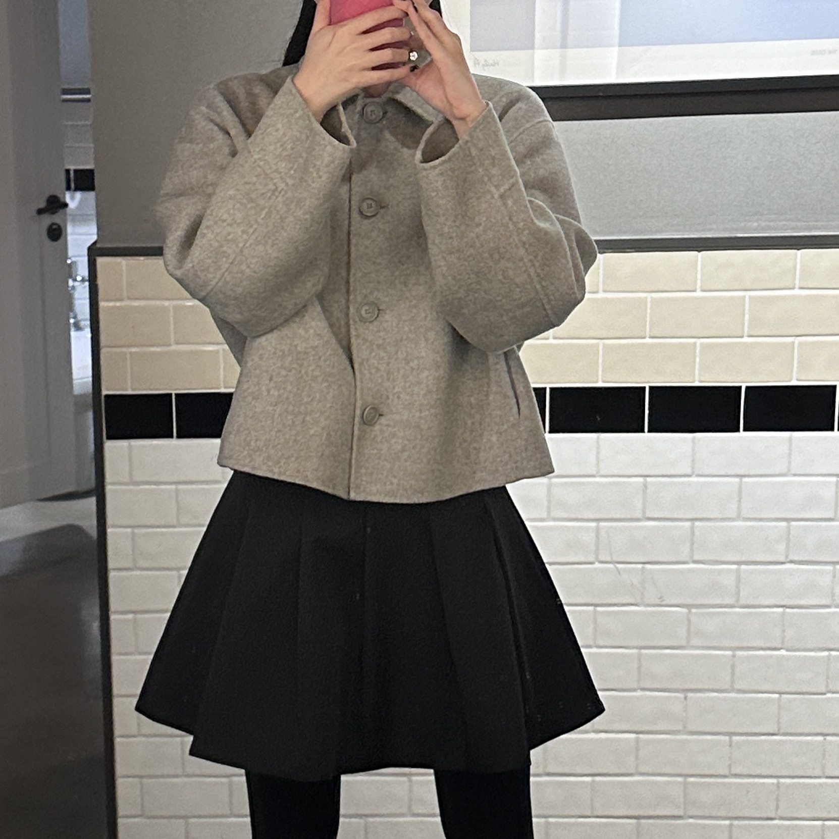 (W) COS Boxy Double-Faced Wool Jacket Light Grey, (W) Prada Cotton Crewneck Sweater Black White 착용 스타일 - 1