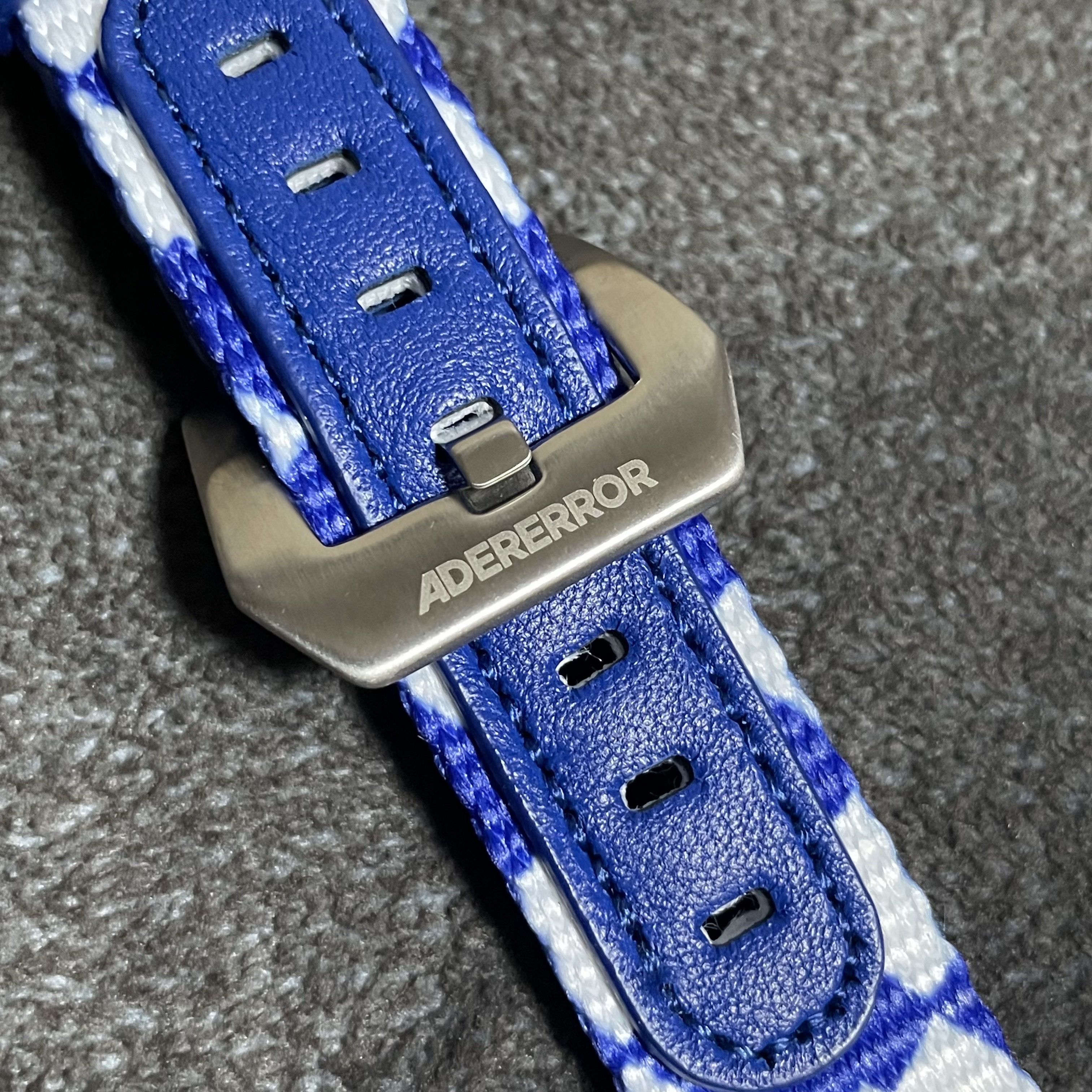 Ader Error Tenit Watch Strap Z-Blue 착용 스타일 - 2