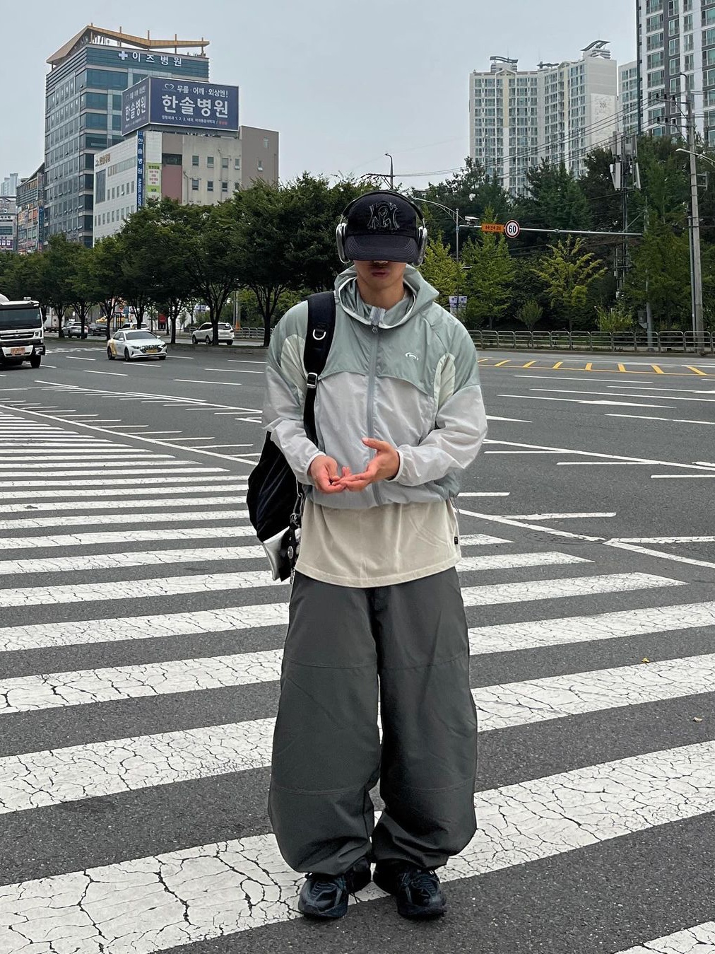 Art of Field Mix Packable Jacket Beige Green 착용 스타일 - 3