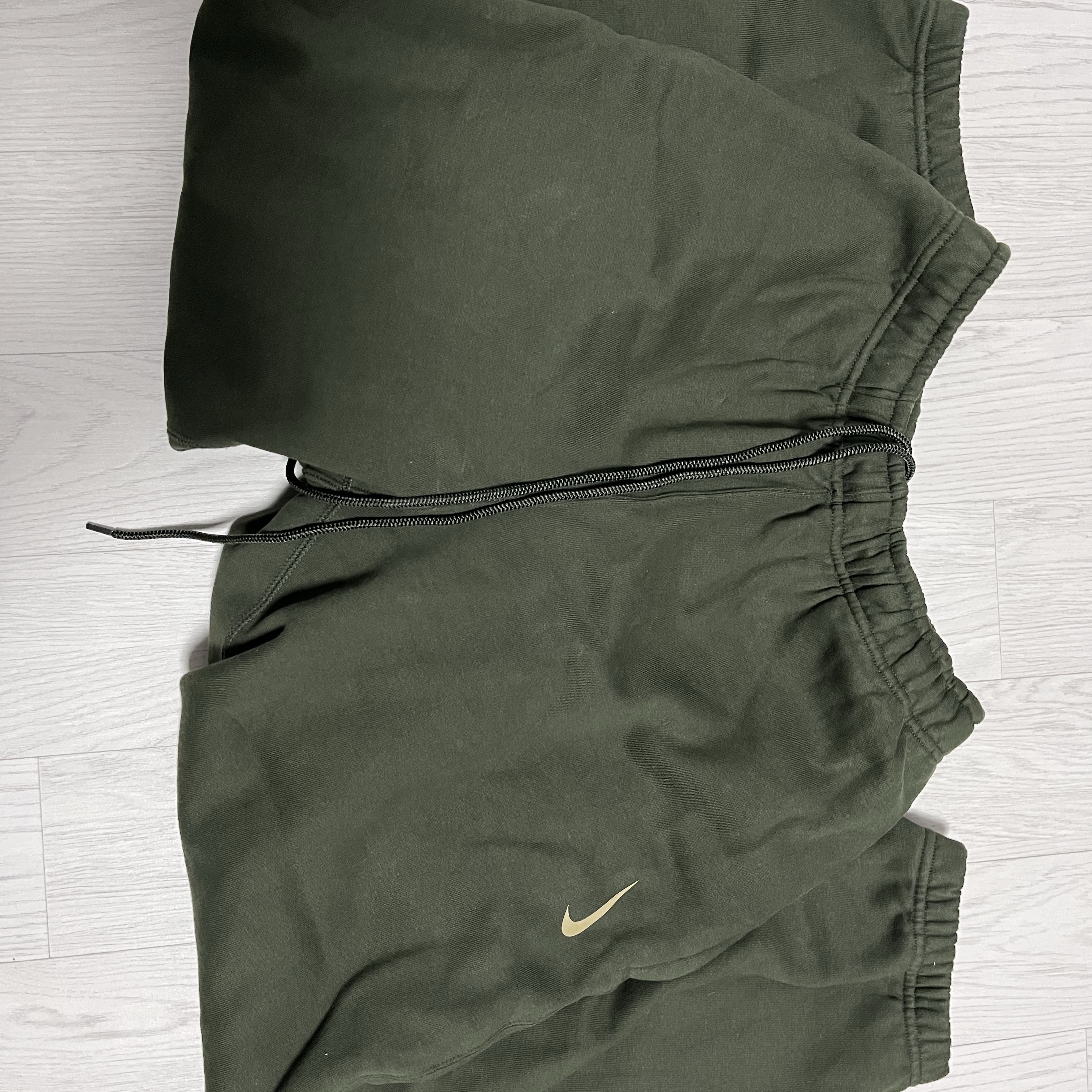 Nike x Billie Eilish NRG Fleece Pants Sequoia - Asia 착용 스타일