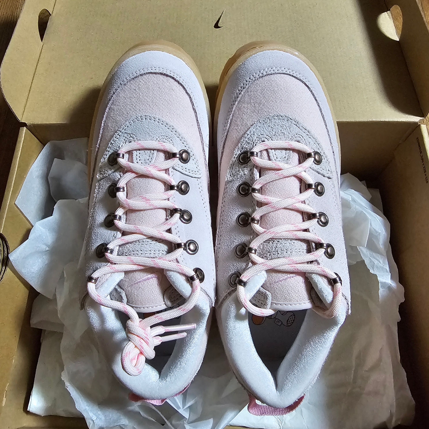 (W) Nike Lahar Low SE Light Soft Pink 착용 스타일