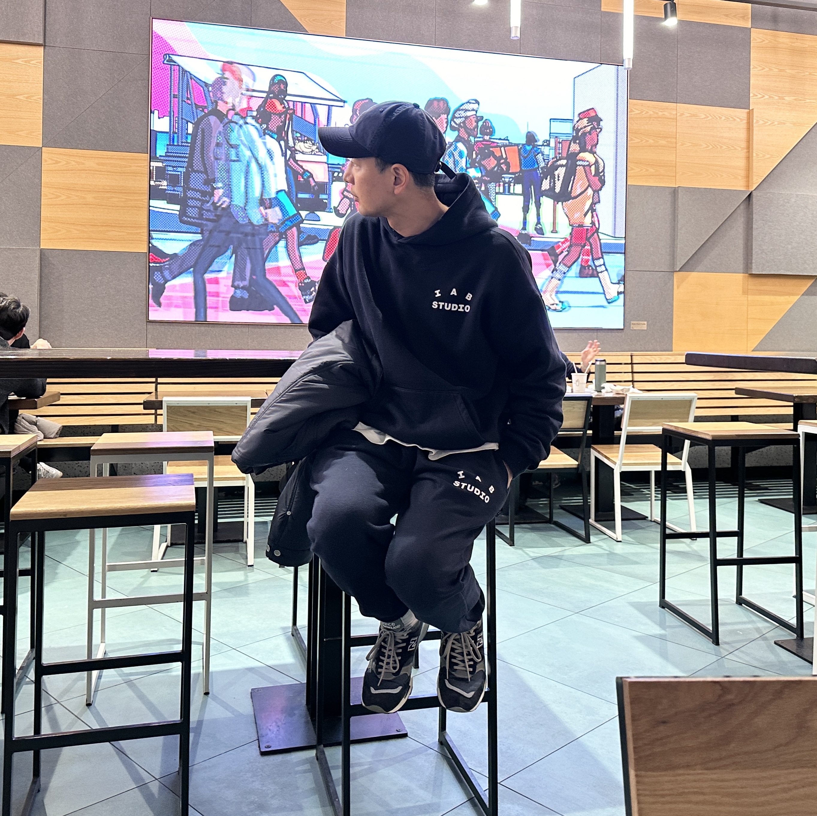 IAB Studio Hoodie Navy - 21SS, IAB Studio Sweatpants Navy - 21SS 착용 스타일 - 1