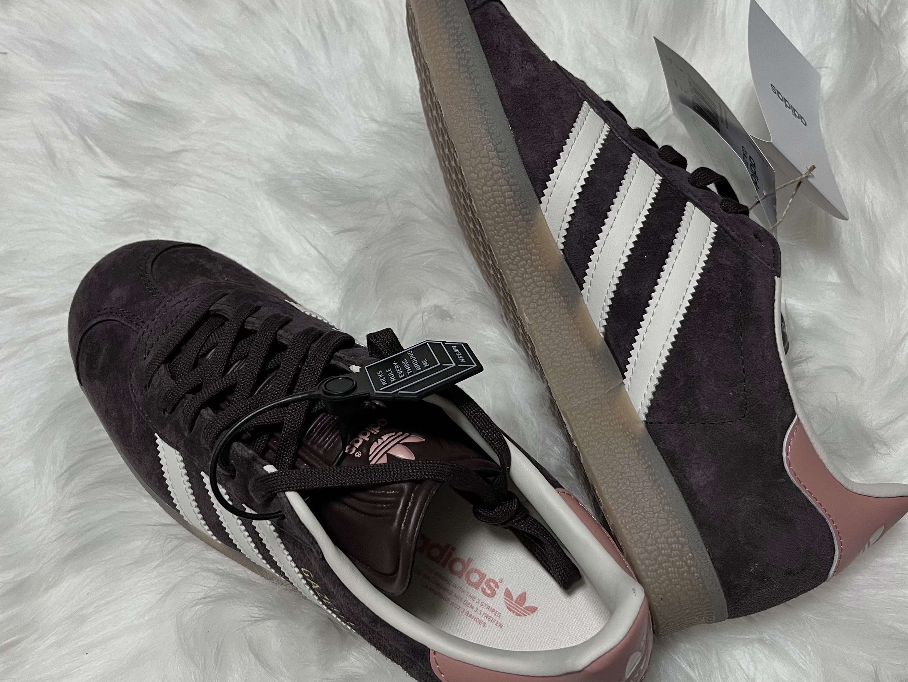(W) Adidas Gazelle Shadow Brown 착용 스타일