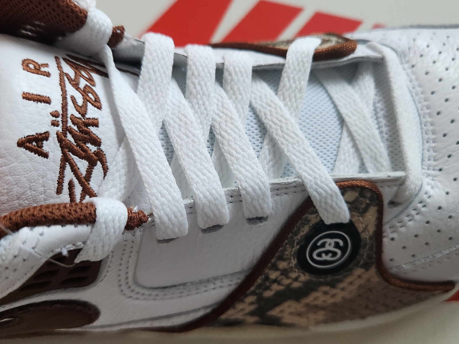Nike x Stussy Air Flight 89 Low White and Pecan, Nike x Stussy Air Flight 89 Low White Habanero Red Sail 착용 스타일 - 6