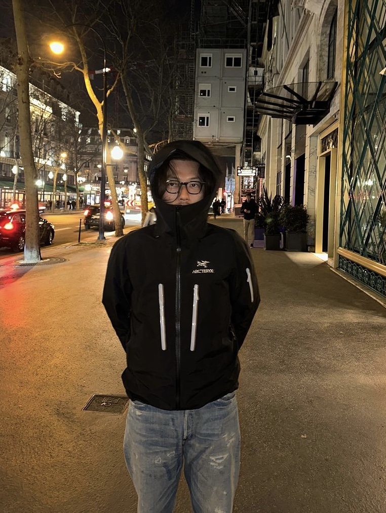 Arc'teryx Atom Heavyweight Hoody Yukon, Arc'teryx Atom Heavyweight Hoody Black 착용 스타일 - 2