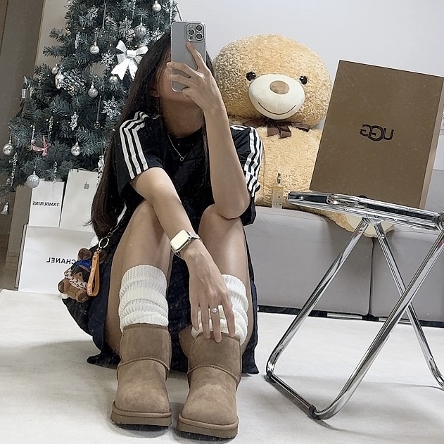 (W) UGG Classic Mini II Boots Chestnut 착용 스타일 - 3