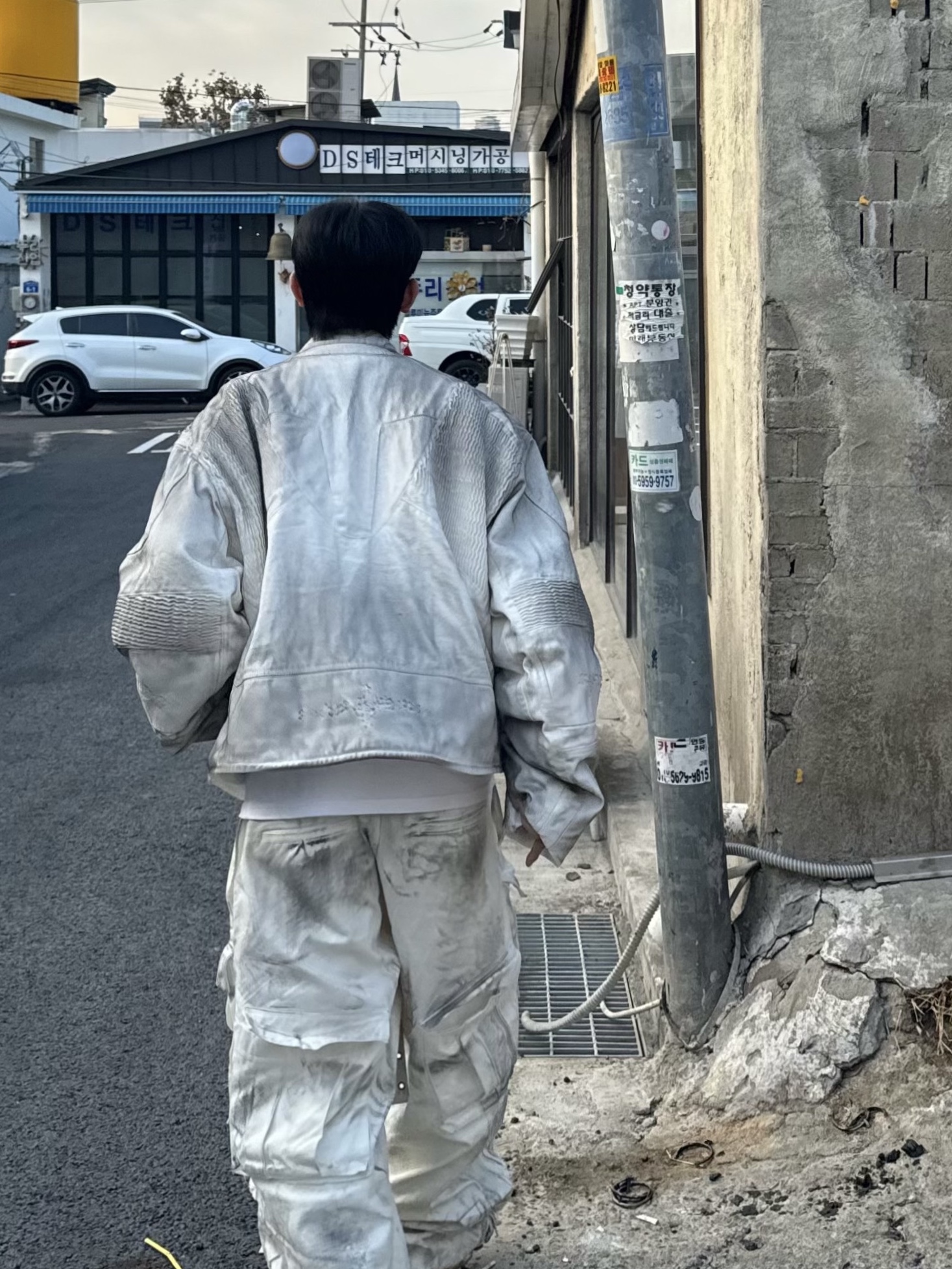 Gentle Monster x Maison Margiela MM003 Black Black, Nos Couleurs 01 Cargo Pants Dirty Washing 착용 스타일 - 5