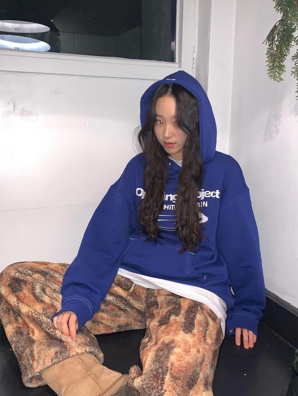 Opening Project Identity Hoodie Cobalt Blue 착용 스타일 - 7