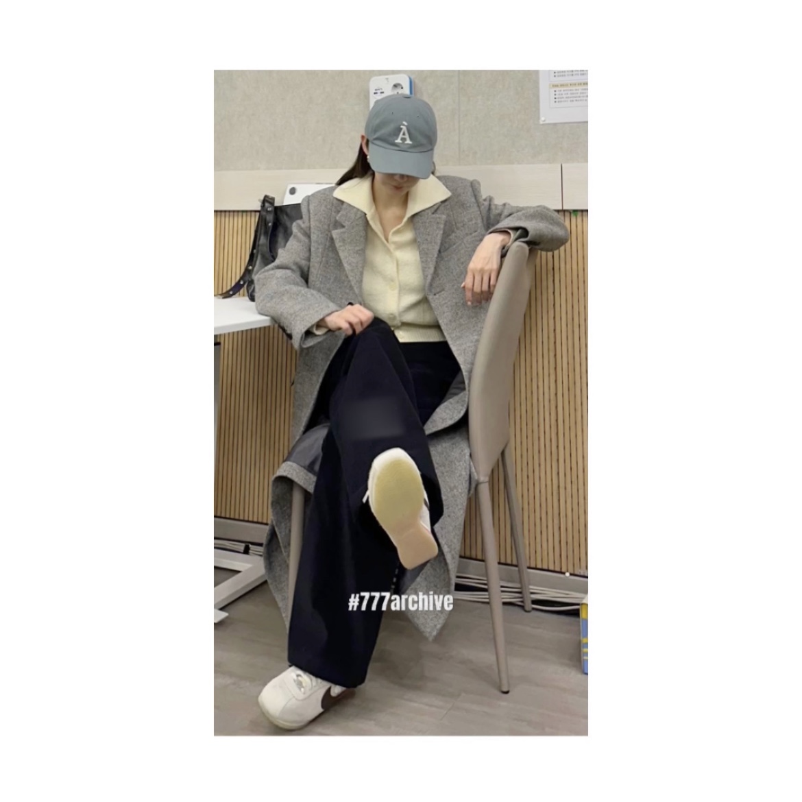(W) Nike Cortez 23 Orewood Brown and Earth 착용 스타일 - 2