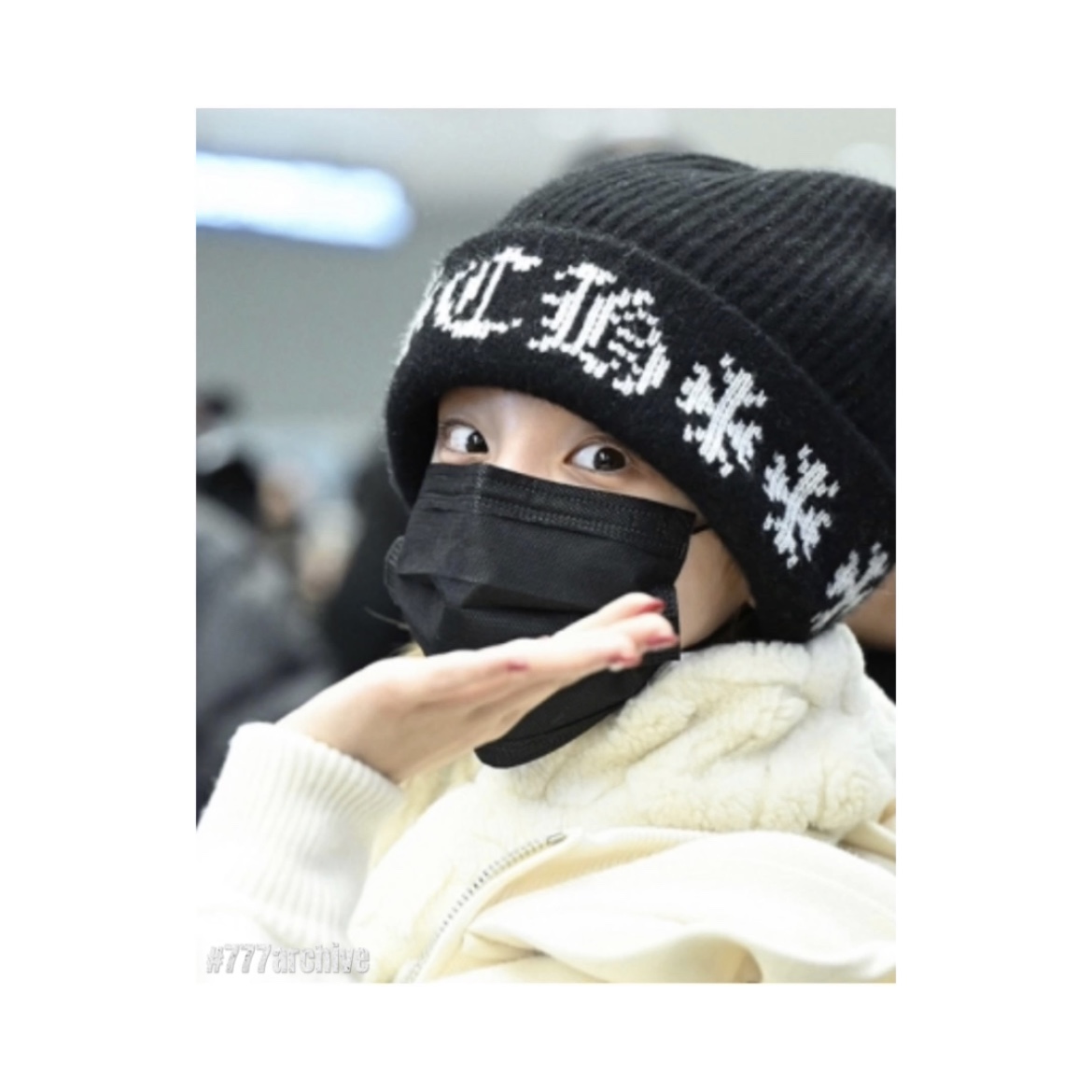 Chrome Hearts Big Daddy Cashmere Beanie Black (Star Top Button Ver.) 착용 스타일 - 2