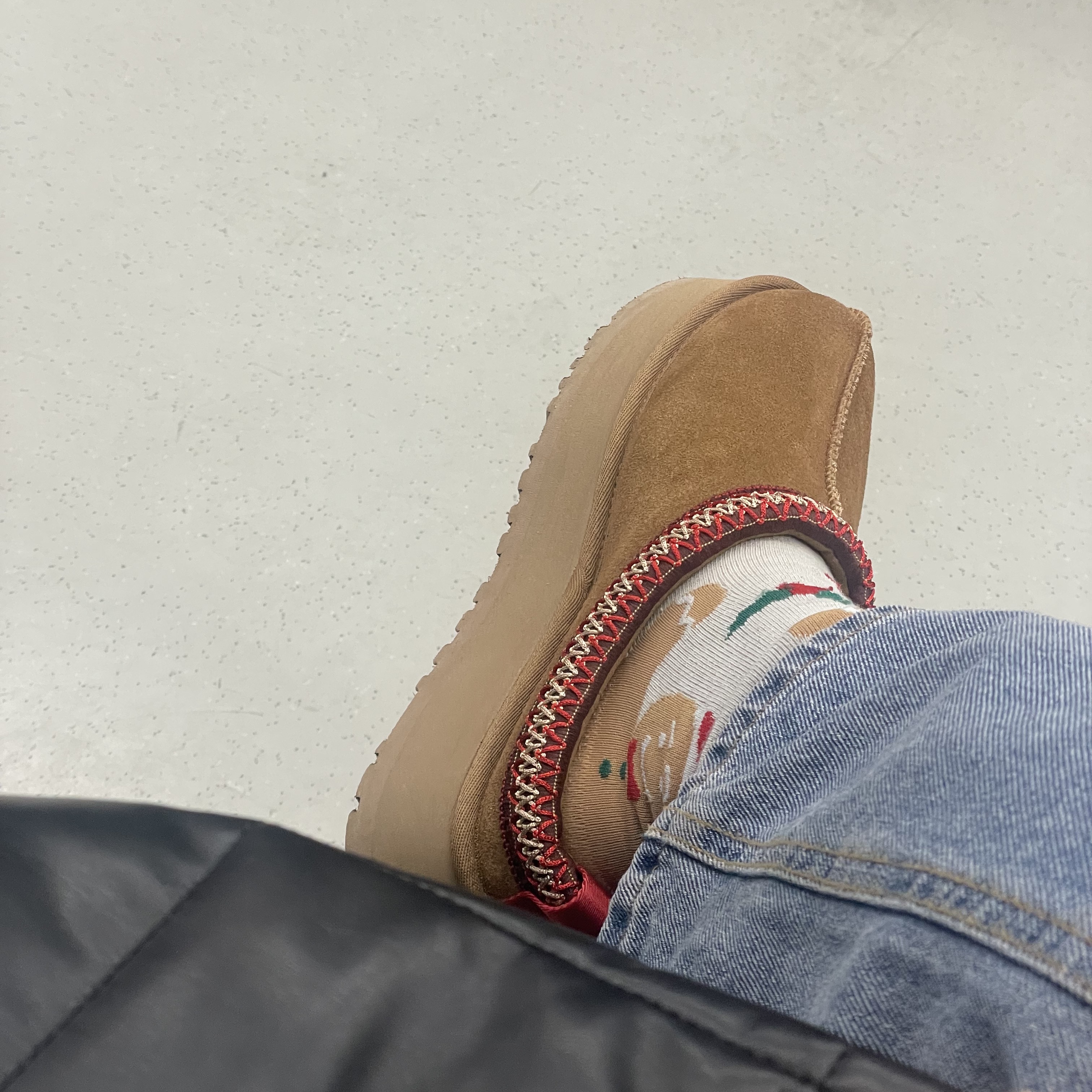 (W) UGG Tazz Slipper Chestnut 착용 스타일