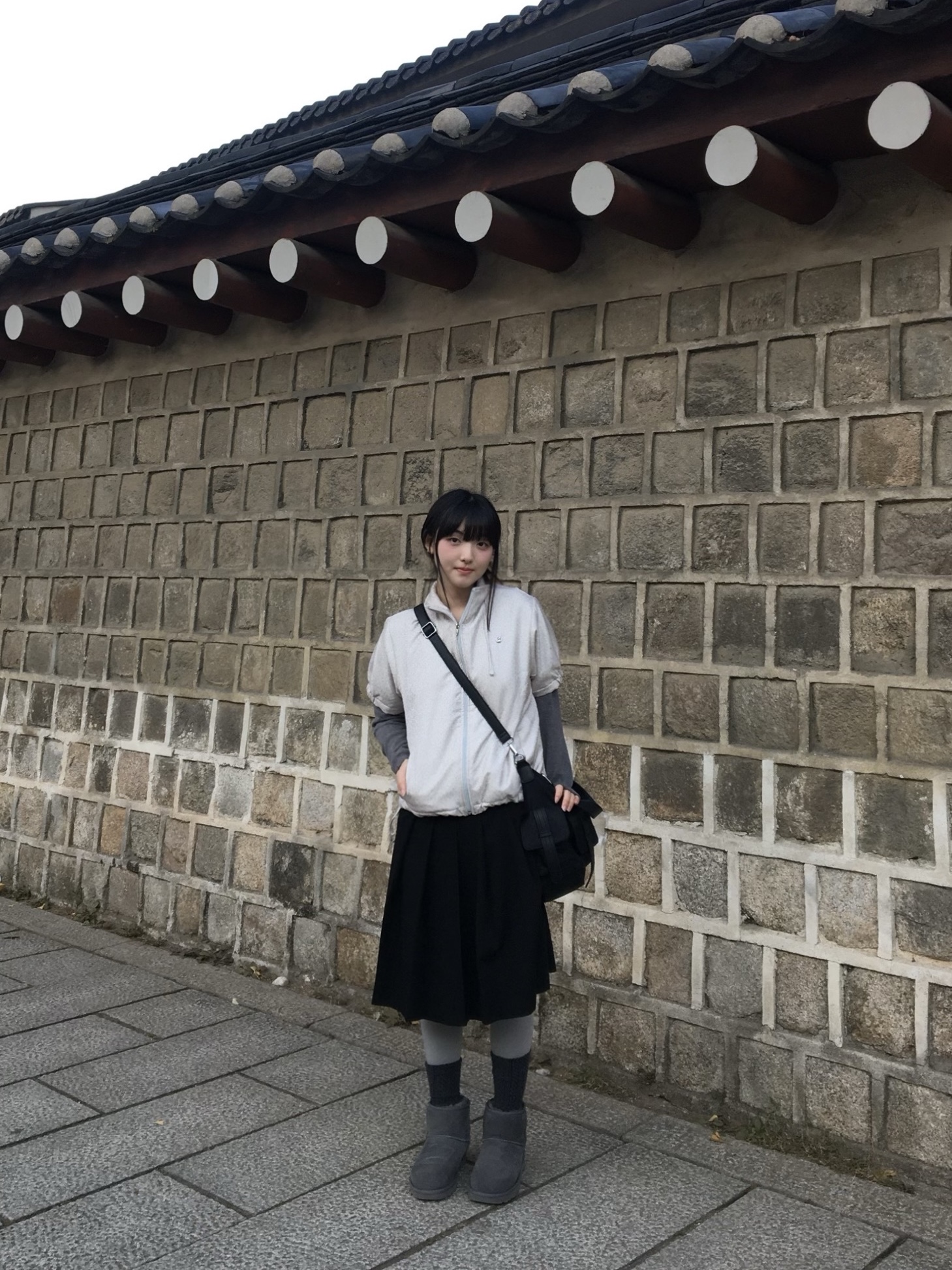 (W) UGG Classic Mini II Boots Grey 착용 스타일 - 5
