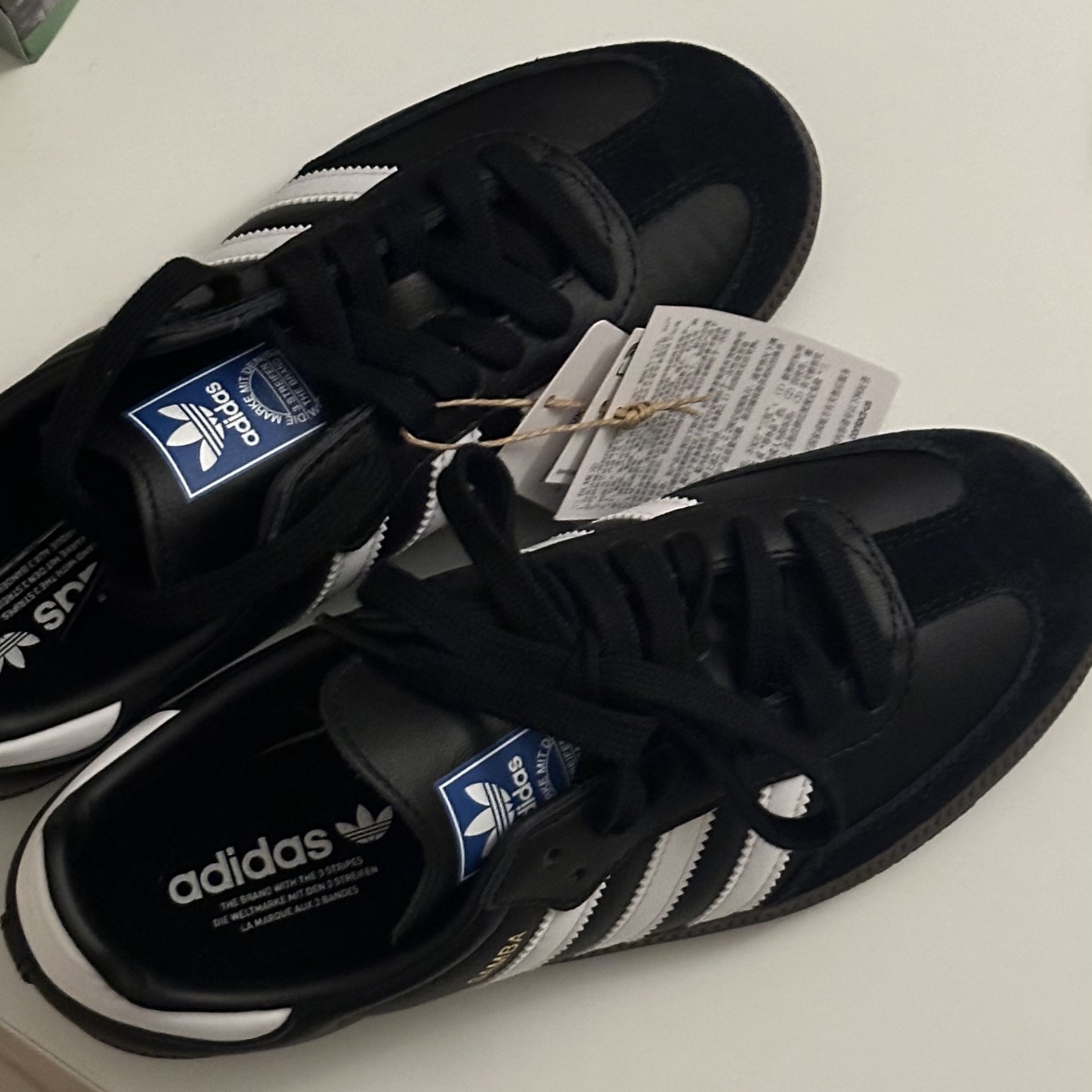Adidas Samba OG Black White Gum 착용 스타일